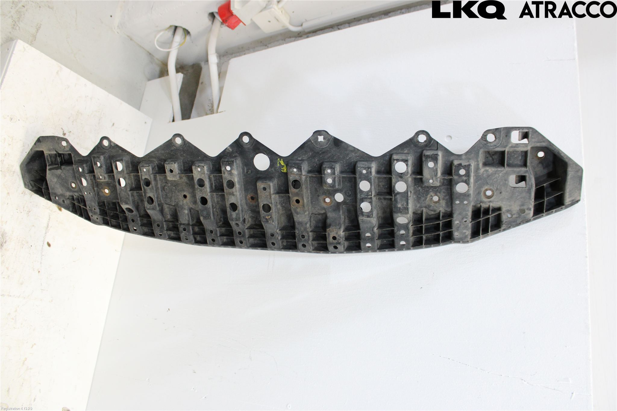 Toyota YARIS XP130 12-14 Hasplåt Plåt-Plast