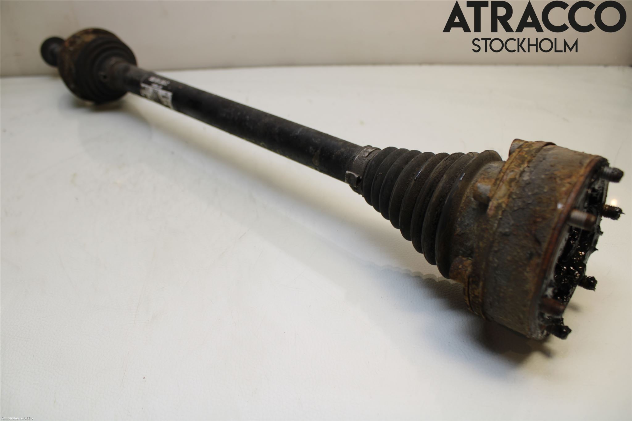 Volkswagen VW PASSAT 15-19 Drivaxel Bak Vänster