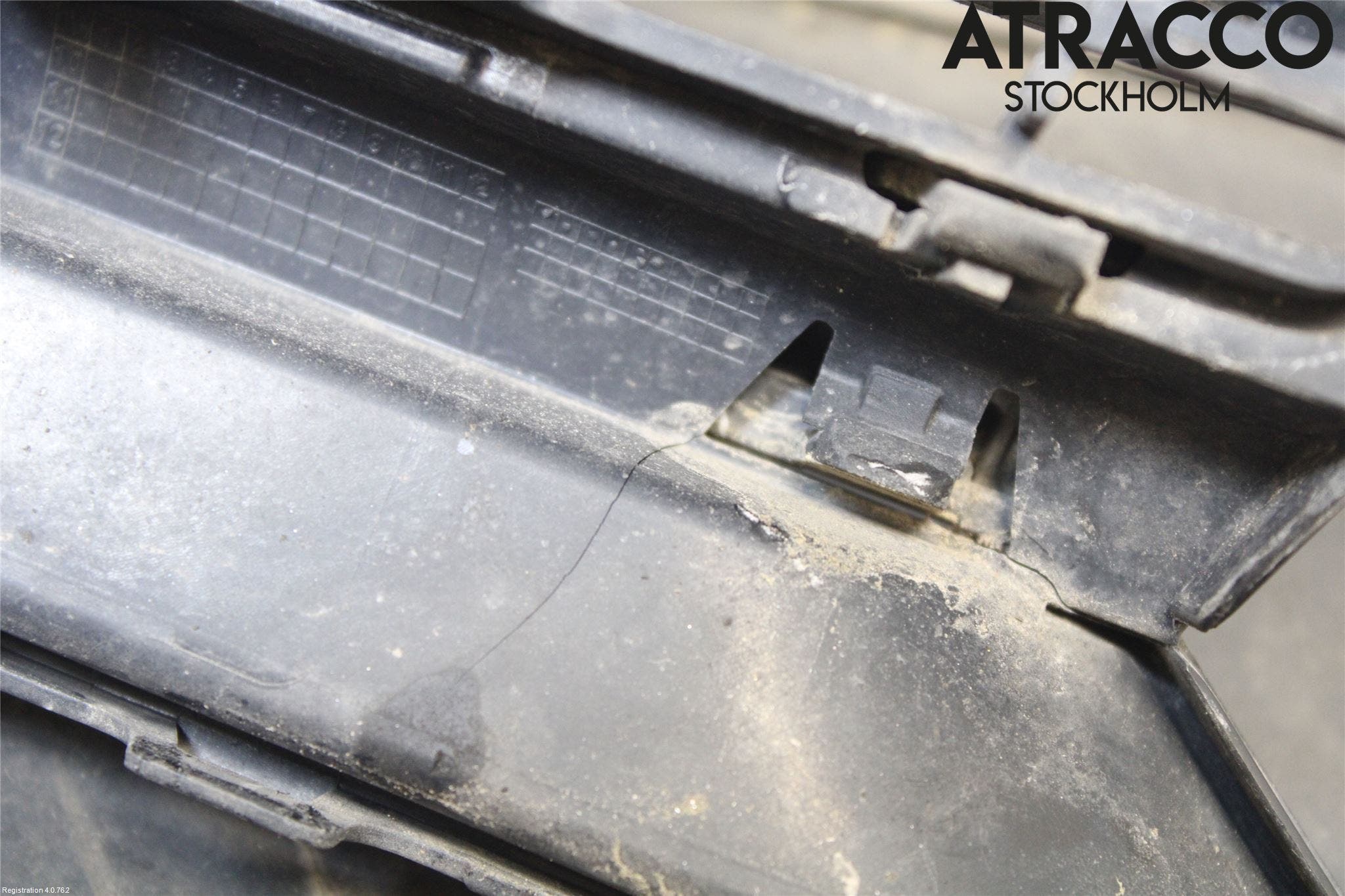 Volkswagen VW GOLF VI 09-13 Grill Komp