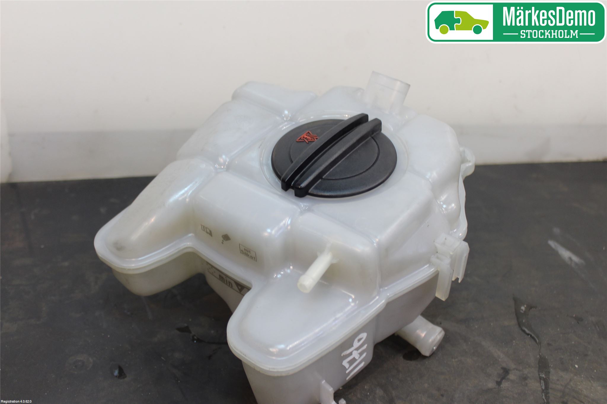 Volkswagen VW PASSAT 15-19 Expansionstank