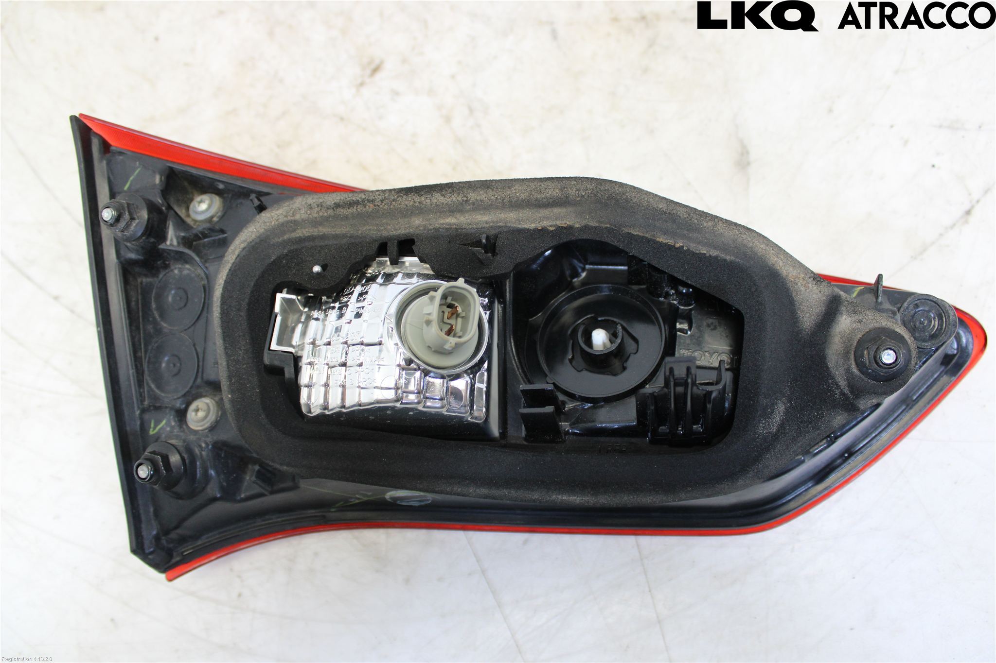 Toyota YARIS XP130 15-20 Bakljus Lucka Hö