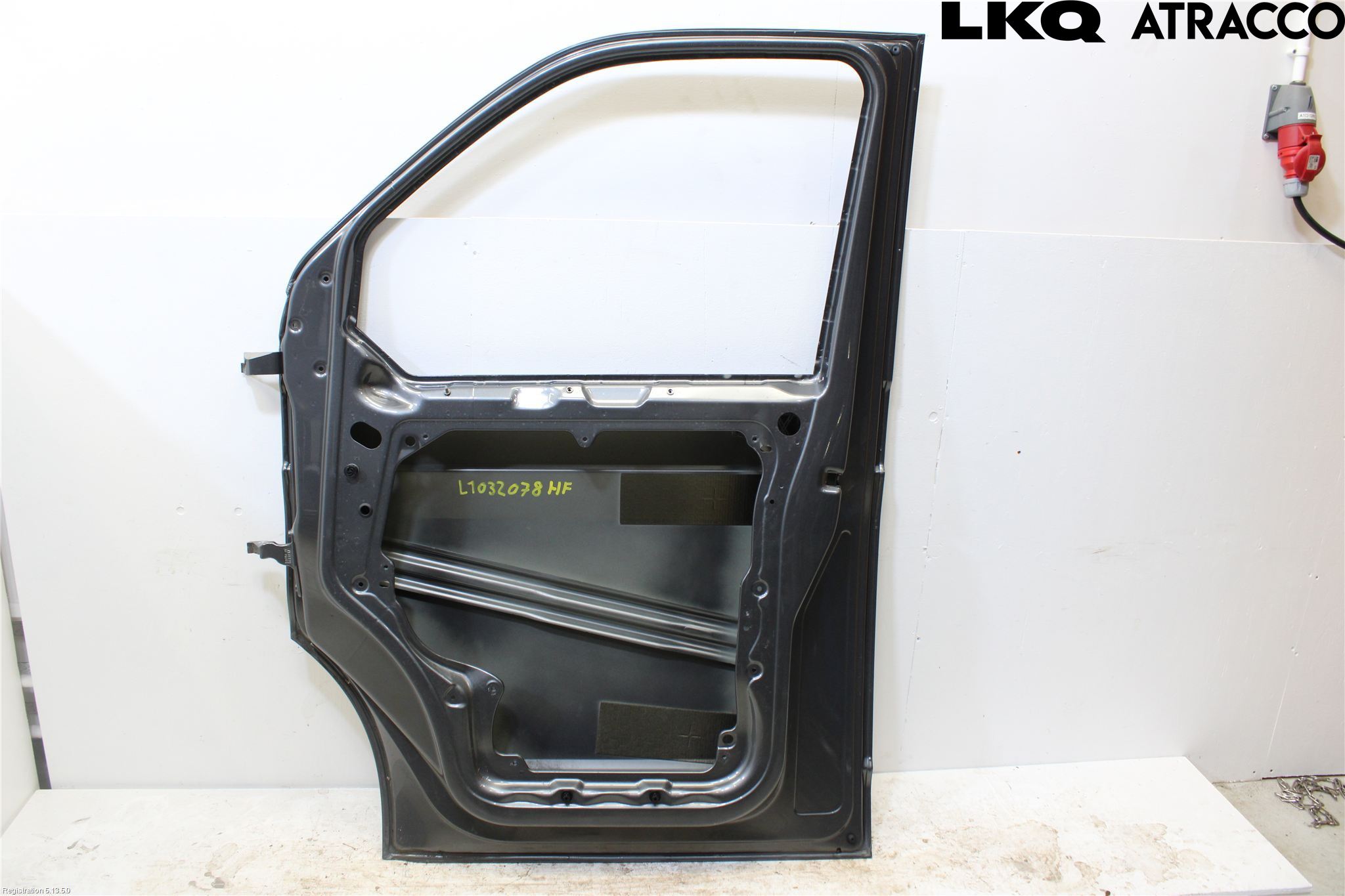 Volkswagen VW TRANSP/CARAVELLE (T6) 16-22 Dörr Fram Höger