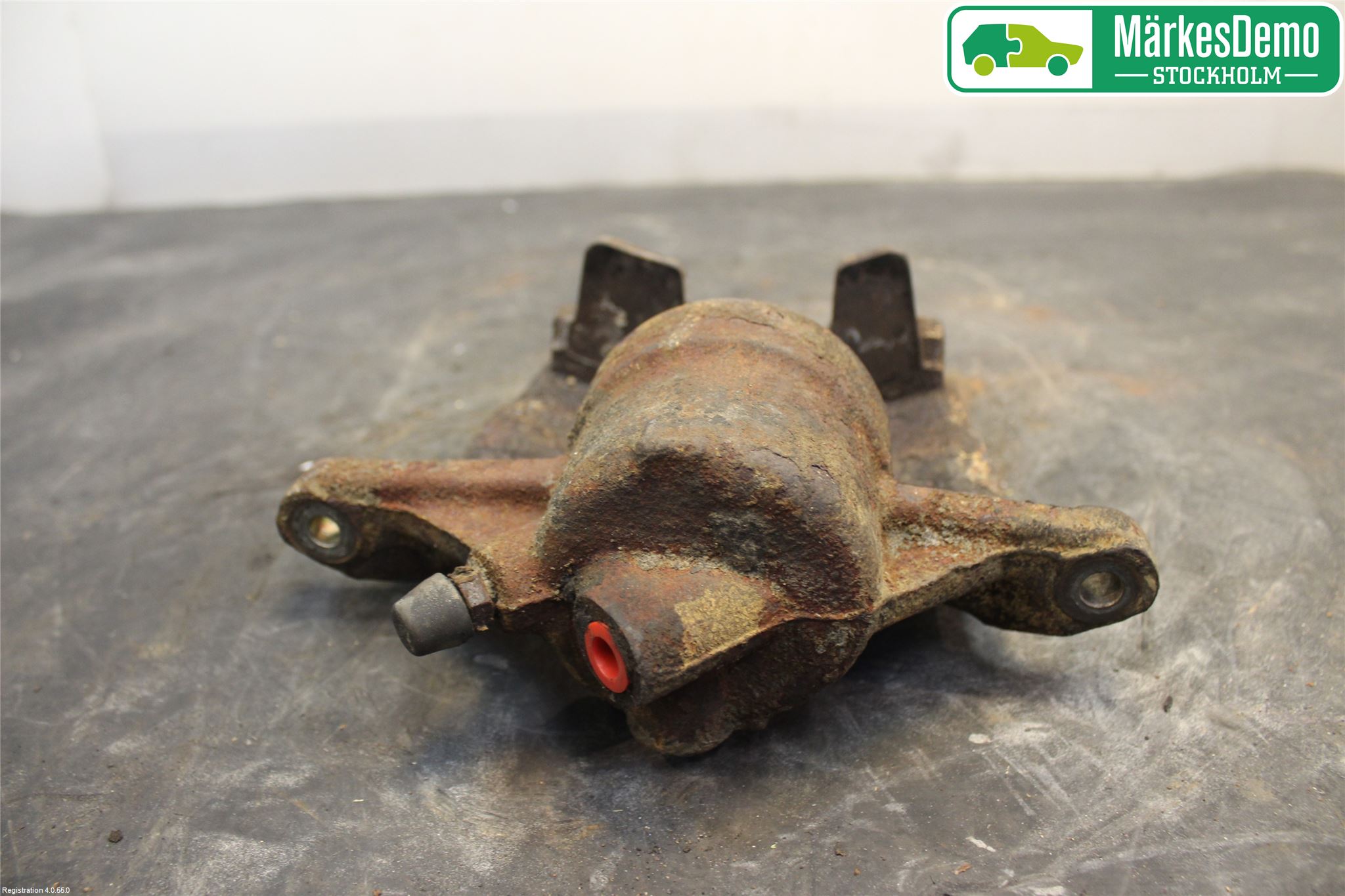 Ford MONDEO     01-06 Bromsok Fram Höger