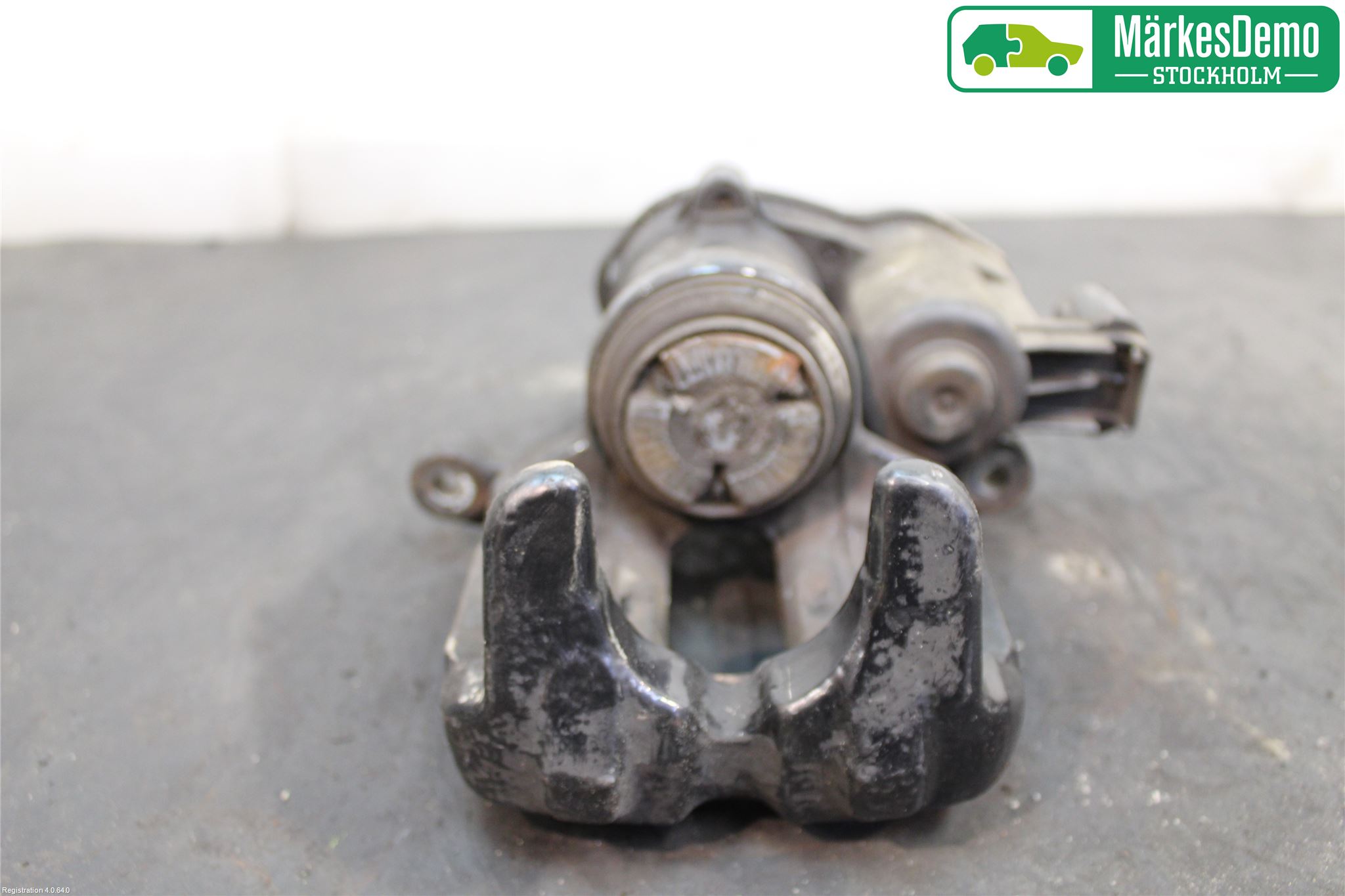 BMW 6 F12/F13 10-18 Bromsok Bak Vänster