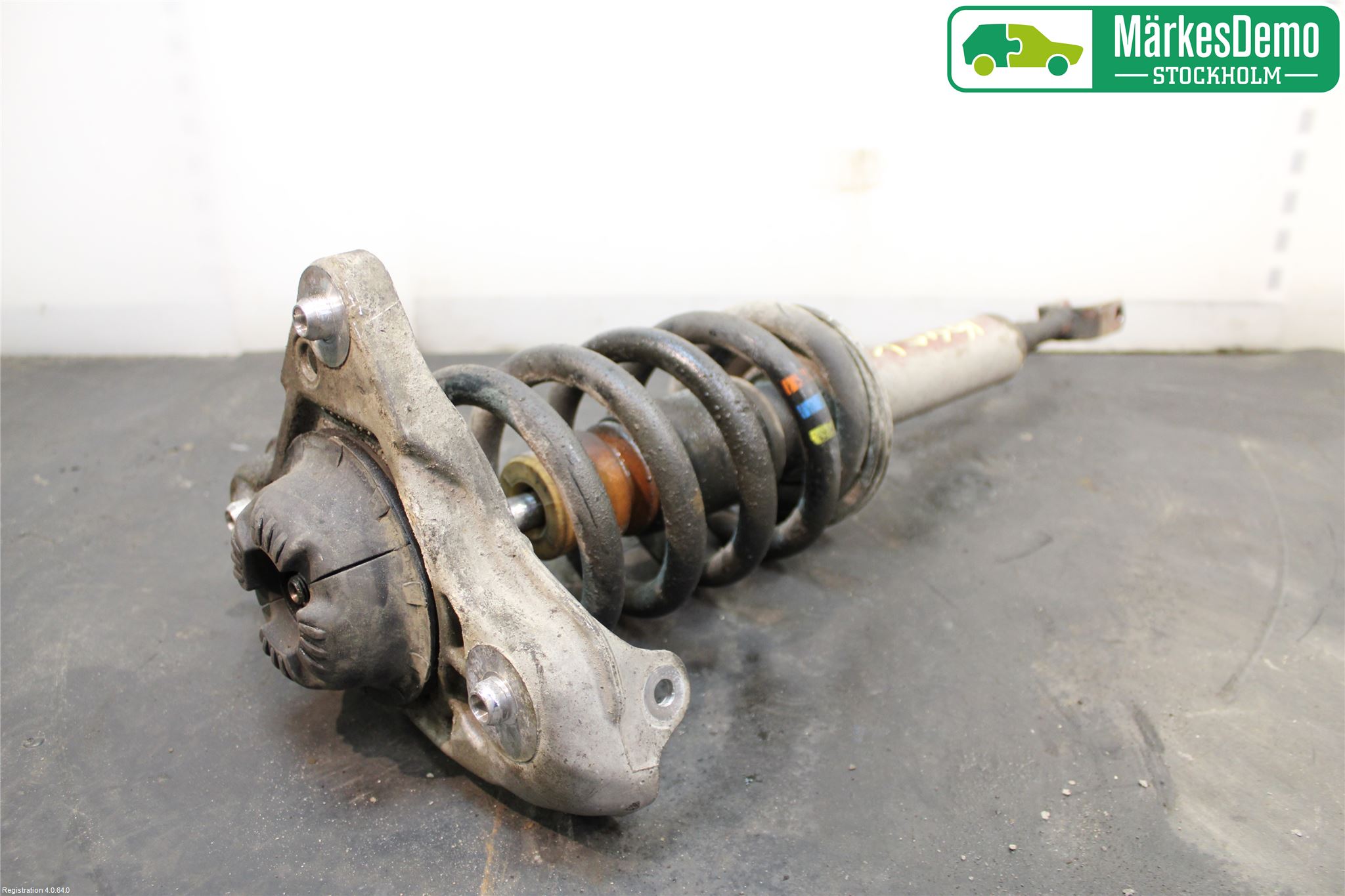 Audi A4/S4 05-07 Fjäderben Fram Vänster