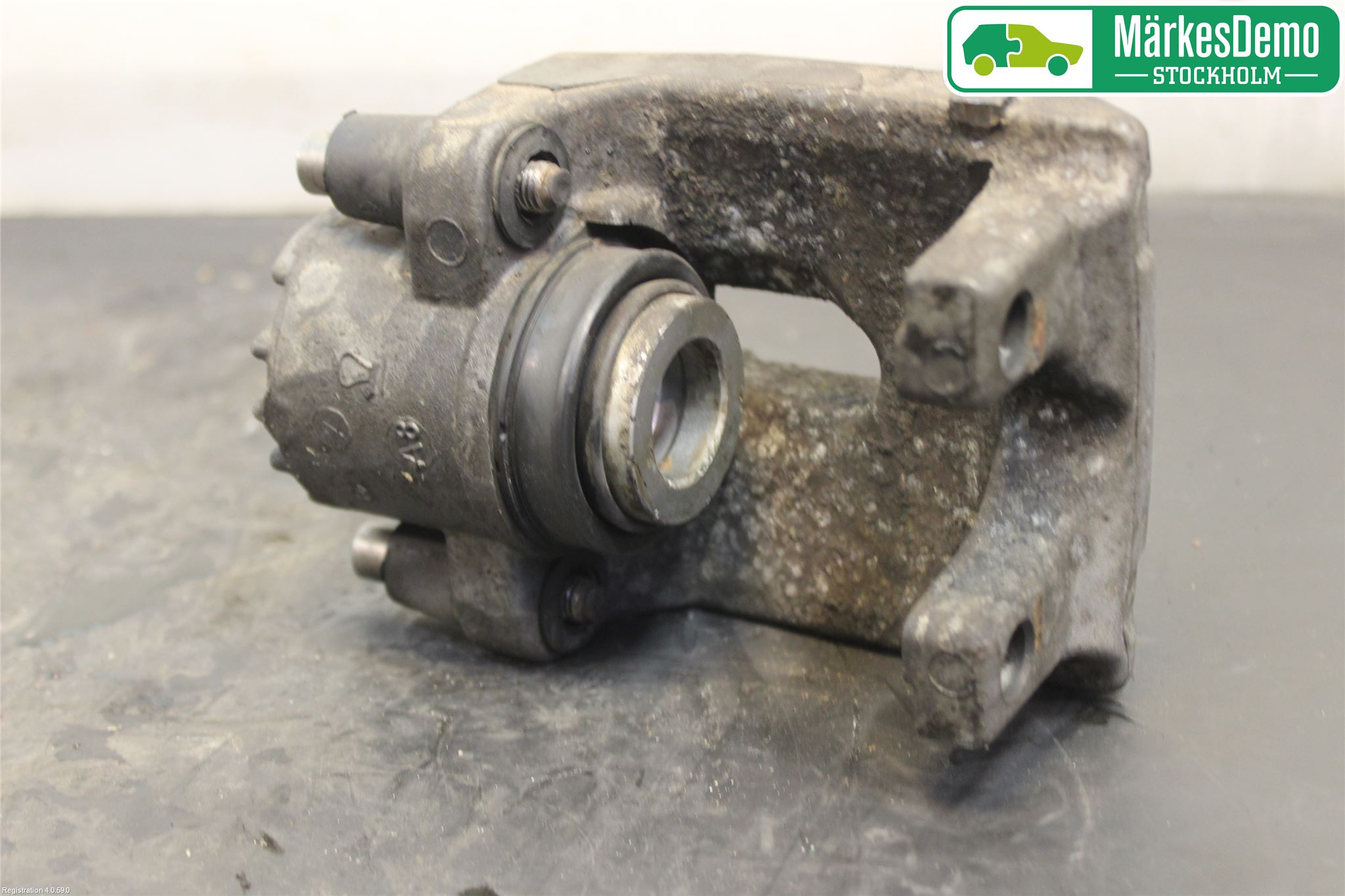 BMW 5 E60/61 Sed/Tou 02-10 Bromsok Bak Höger