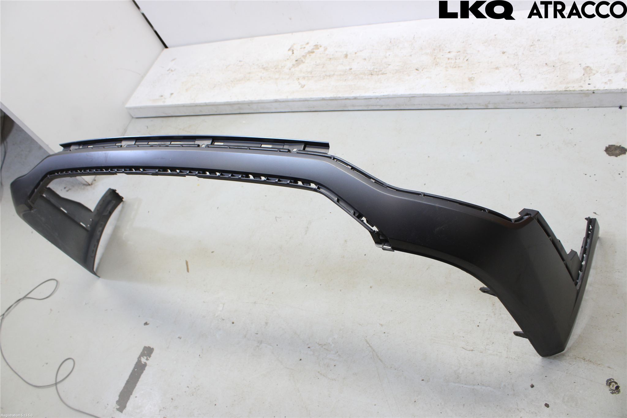 Audi A6 F2/C8 19- Stötfångardel Bak Mitt