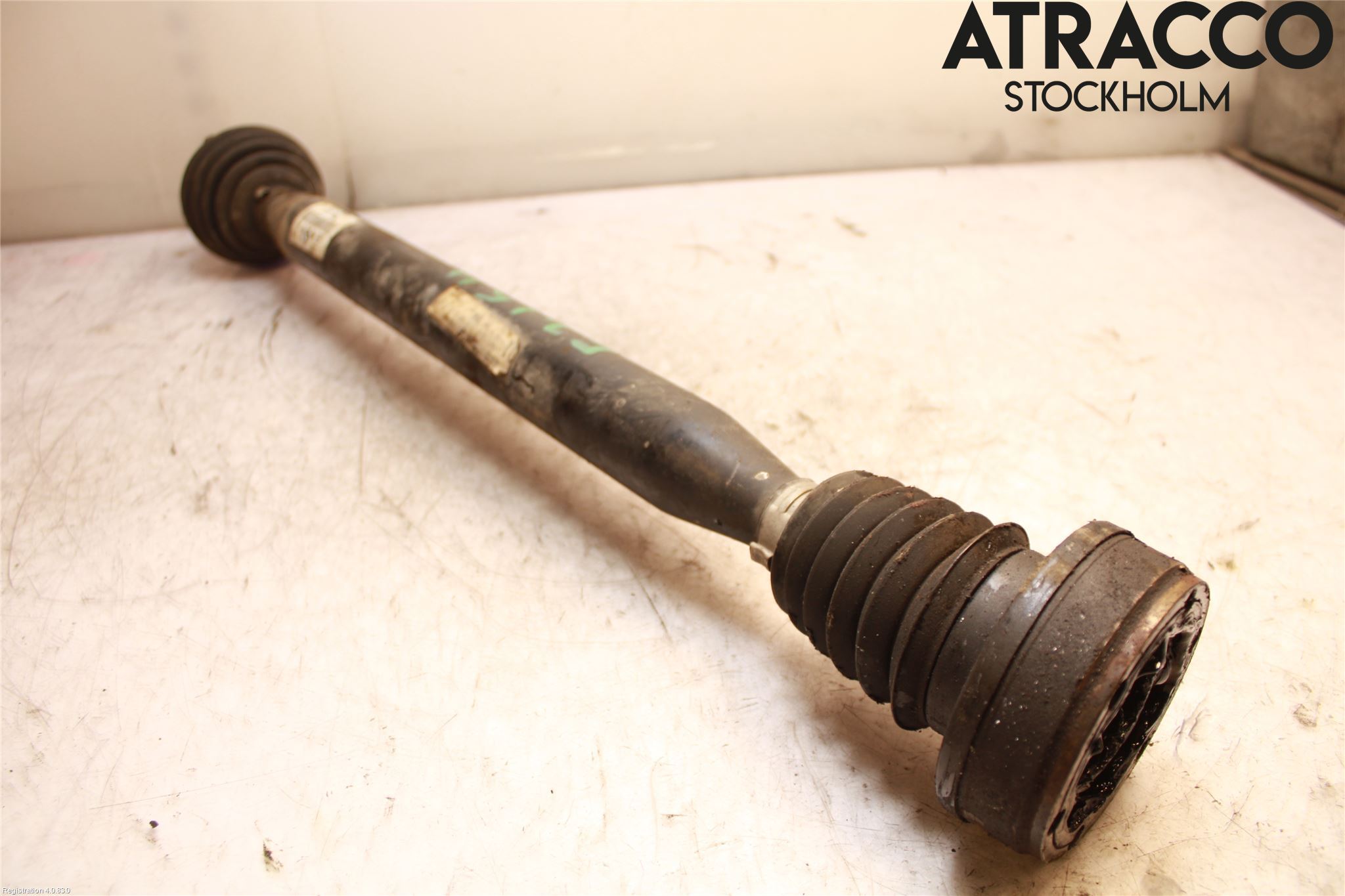Volkswagen VW GOLF V 04-09 Drivaxel Fram Höger