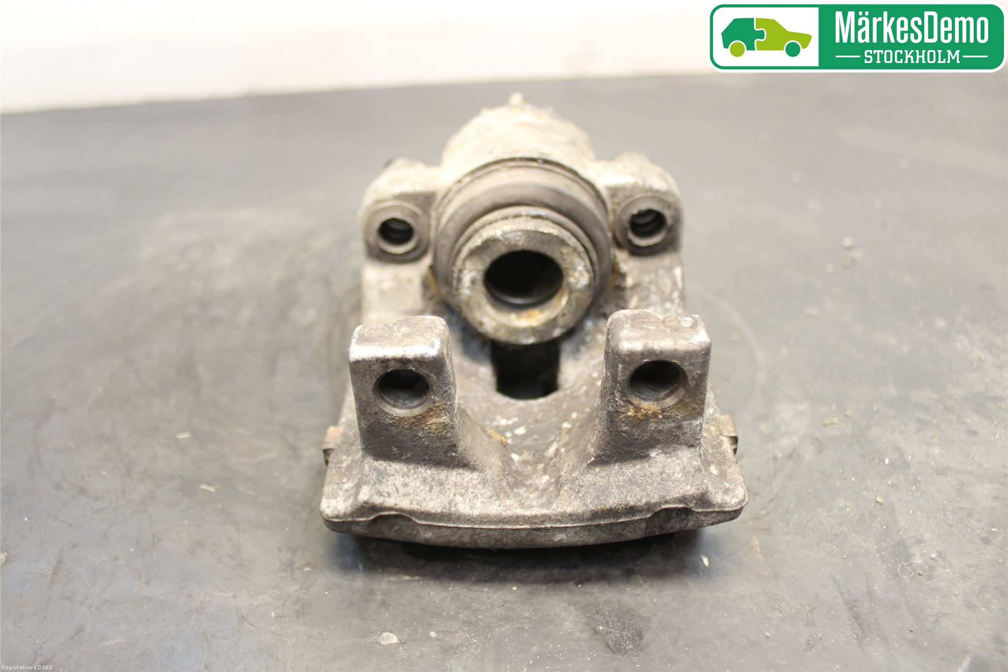 BMW 5 E60/61 Sed/Tou 02-10 Bromsok Bak Höger