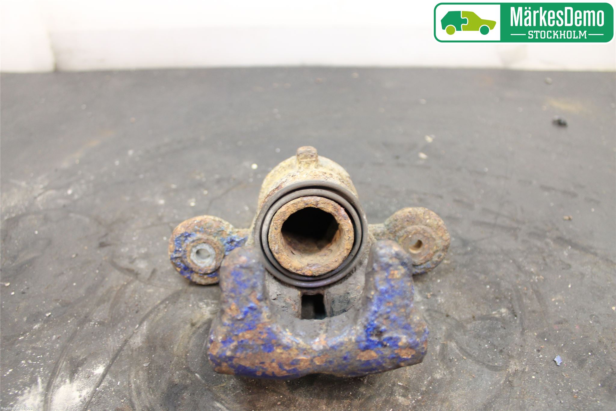 BMW 1 E87/81 5D/3D 03-11 Bromsok Bak Vänster