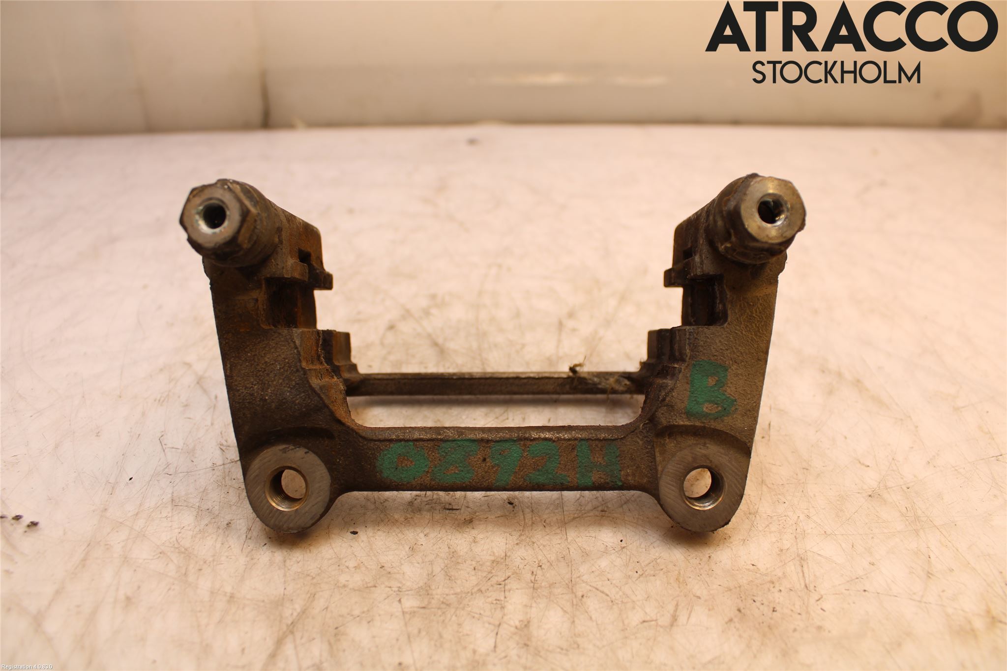 Audi A4/S4 B9 16-19 Bromsokshållare