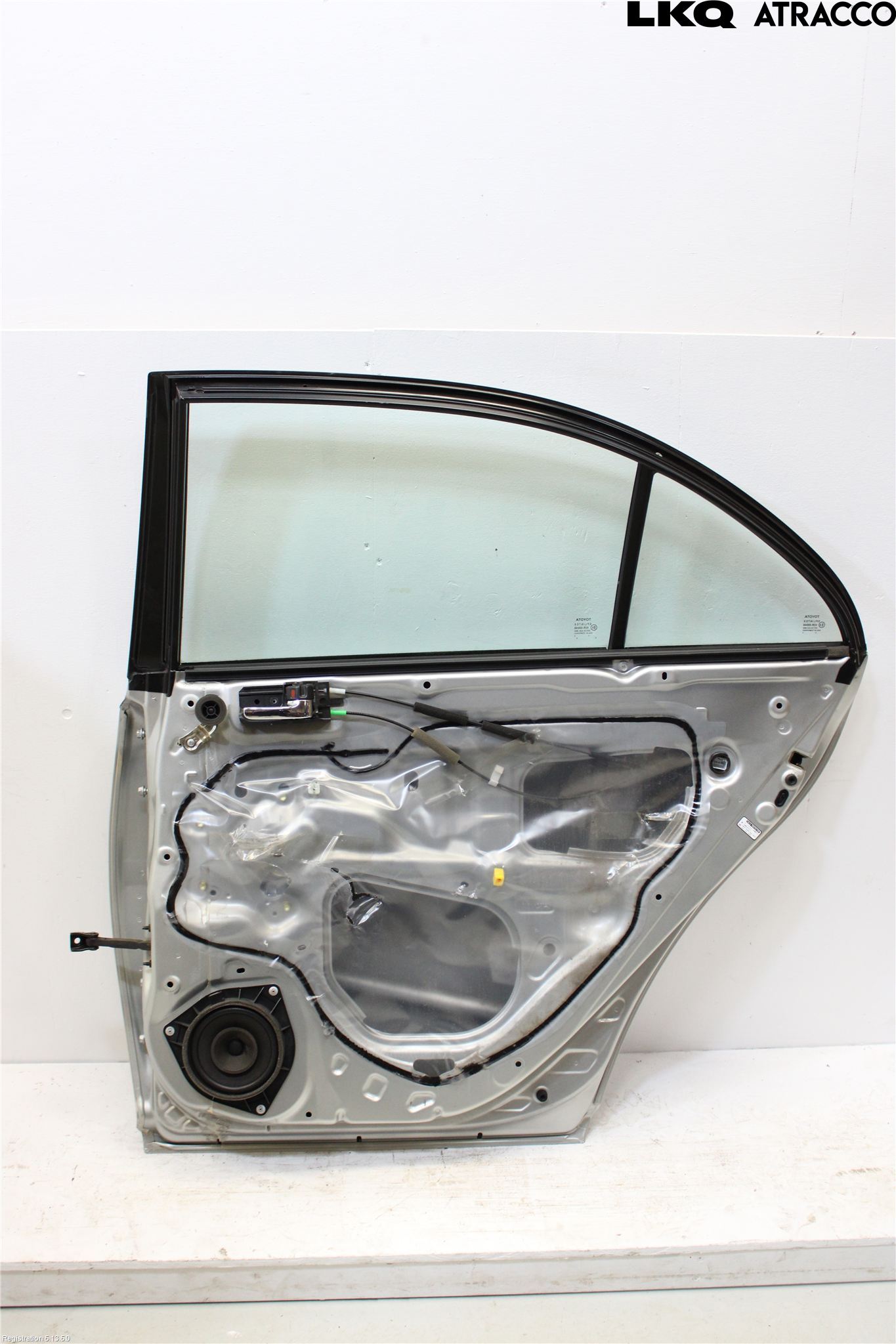 Toyota AVENSIS 03-06 Dörr Bak Höger