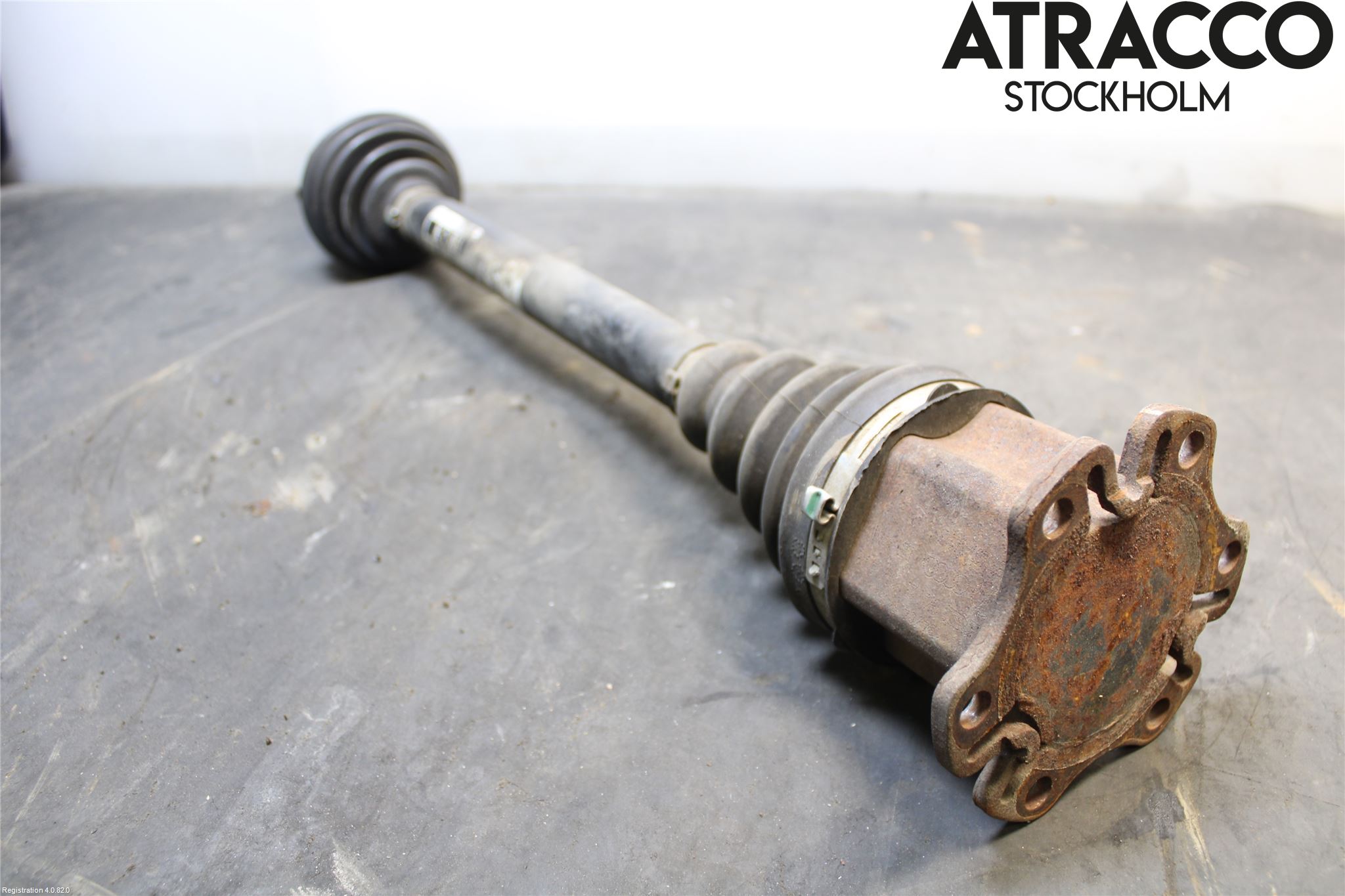 Audi A4/S4 01-05 Drivaxel Fram Vänster
