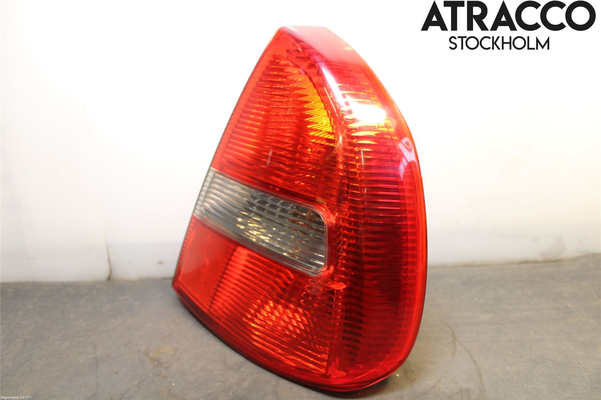 Mitsubishi CARISMA 00-04 Bakljus Höger