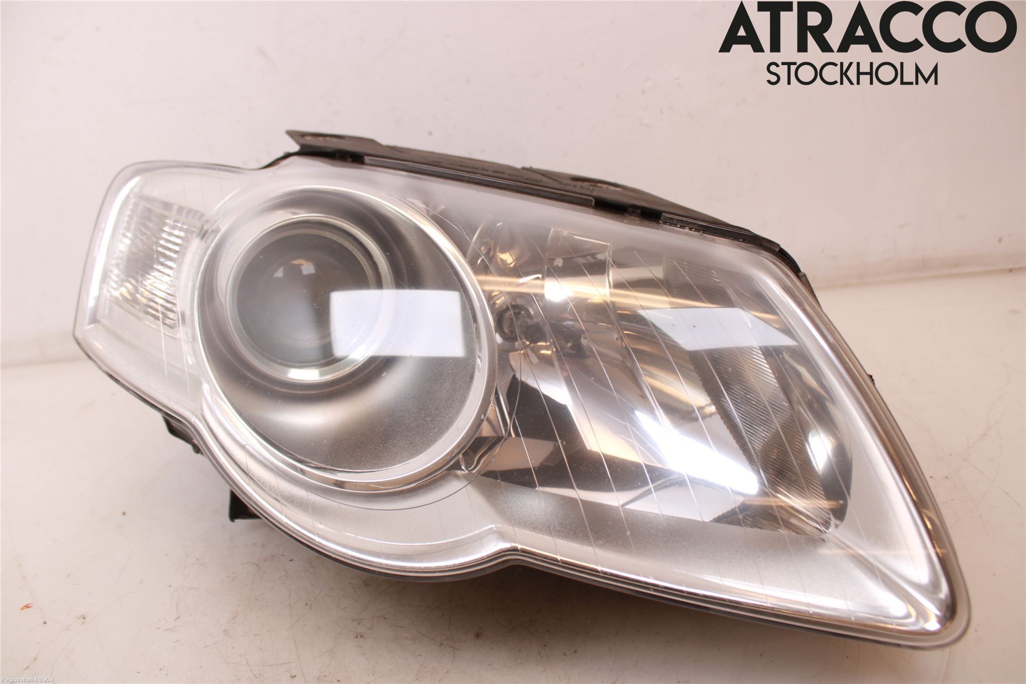 Volkswagen VW PASSAT 05-11 Strålkastare Höger