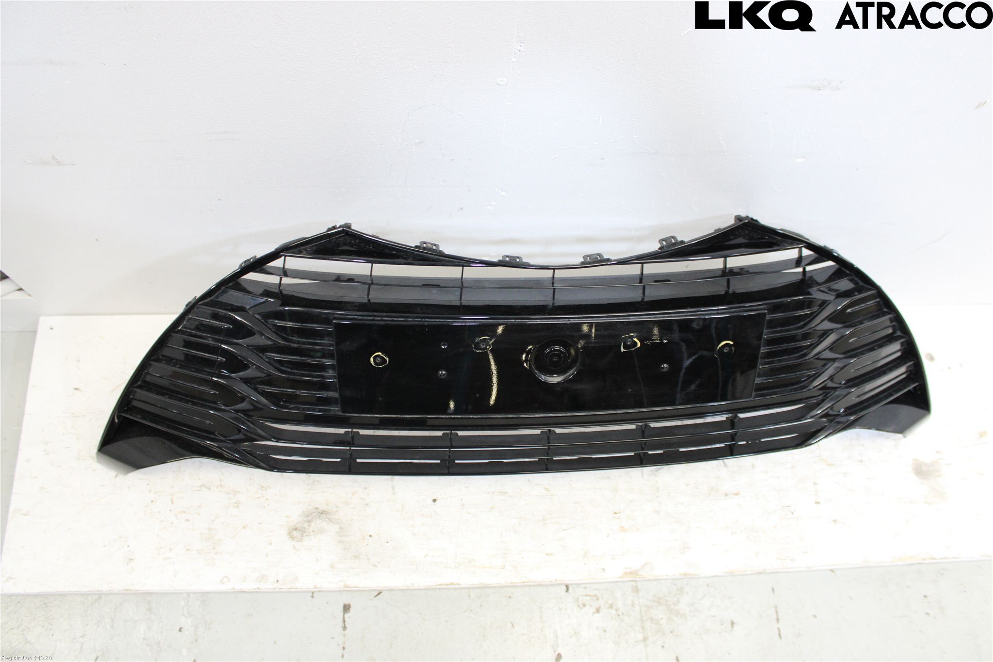 Toyota YARIS XP130 15-20 Grill Komp