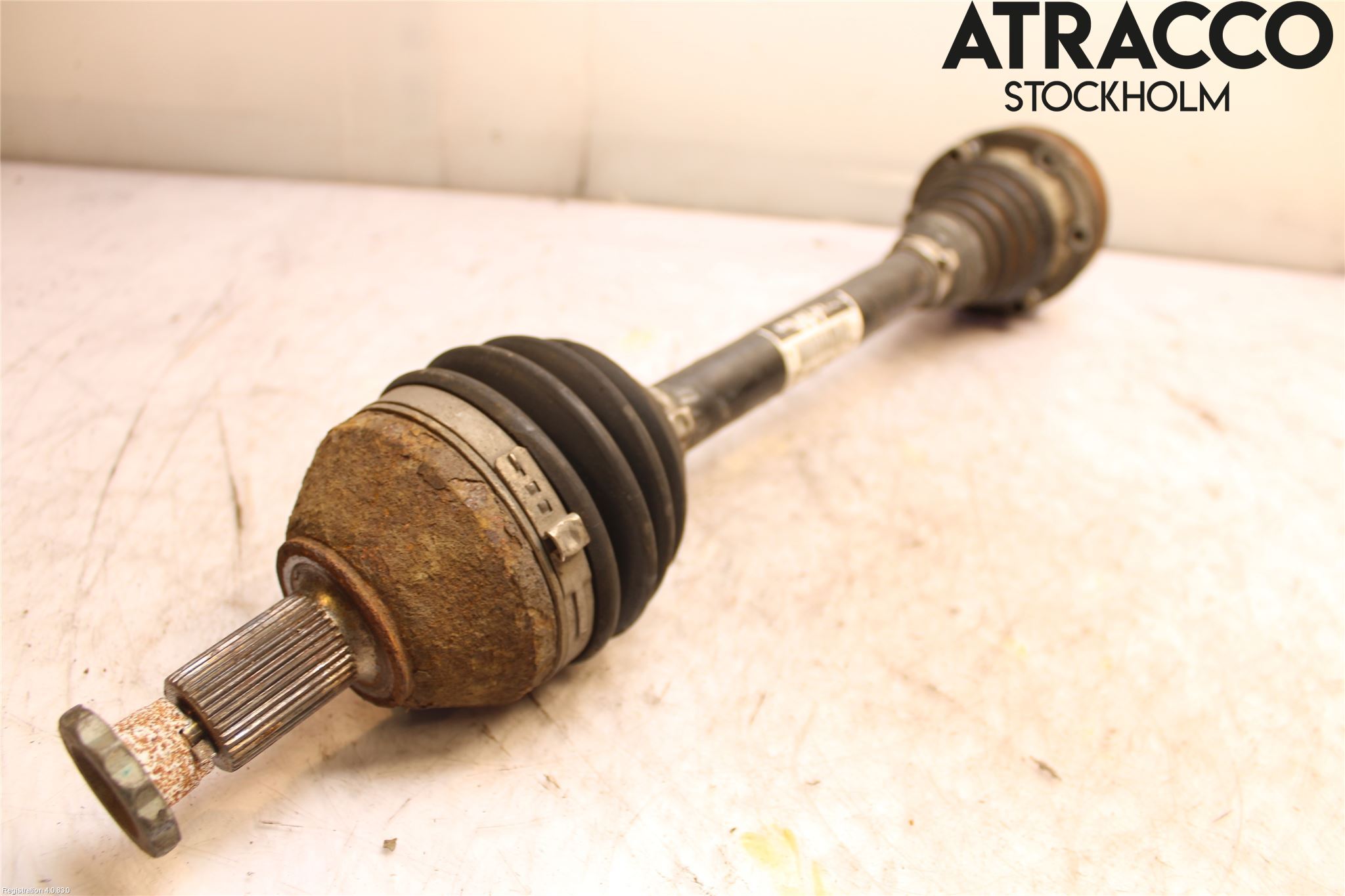 Volkswagen VW POLO 10-17 Drivaxel Fram Vänster