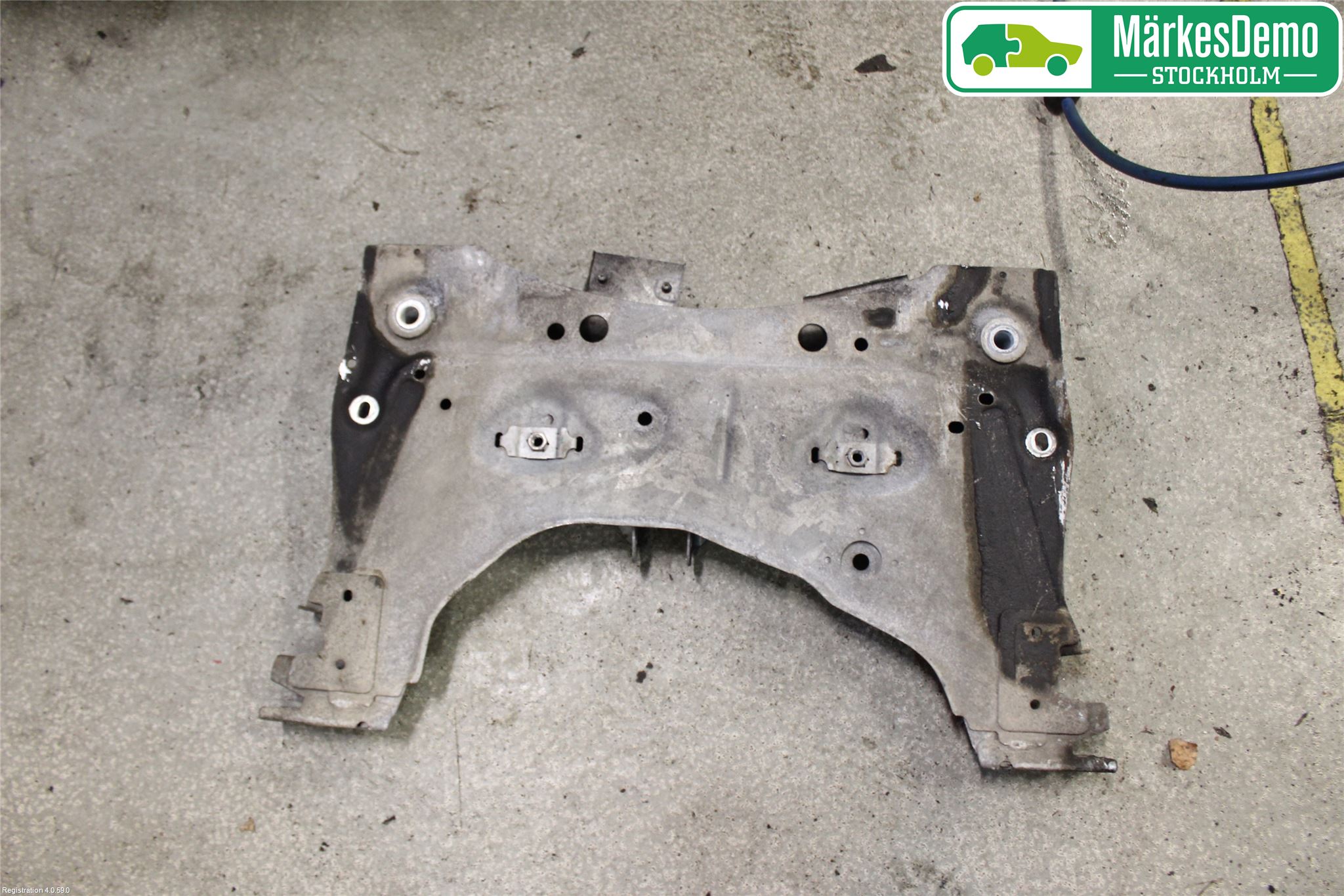 Renault CAPTUR 13-19 Framvagnsbalk