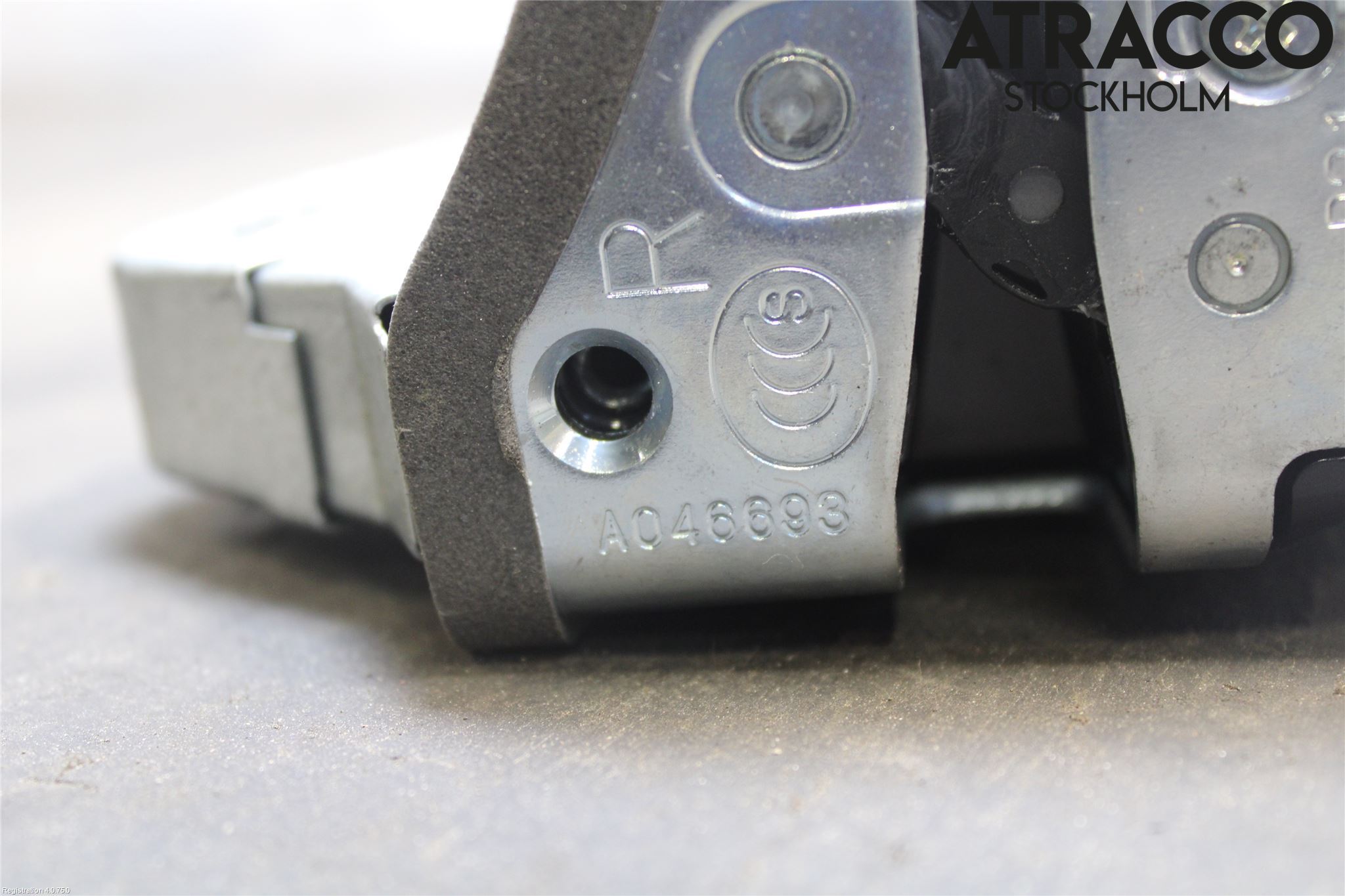 Lexus NX 300h 15-21 Låskista-Dörrlås