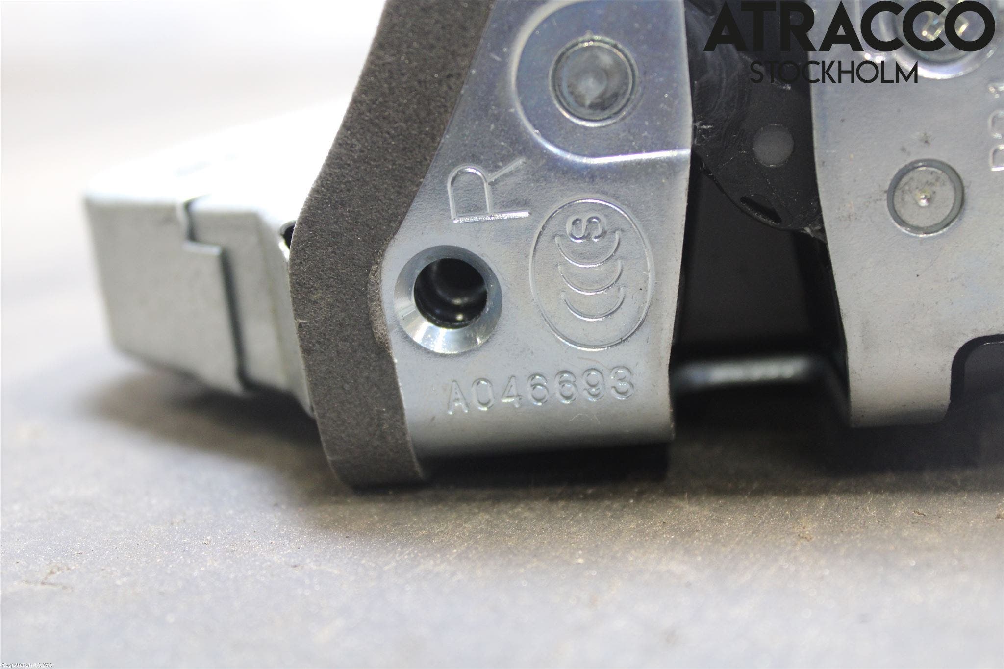 Lexus NX 300h 15-21 Låskista-Dörrlås