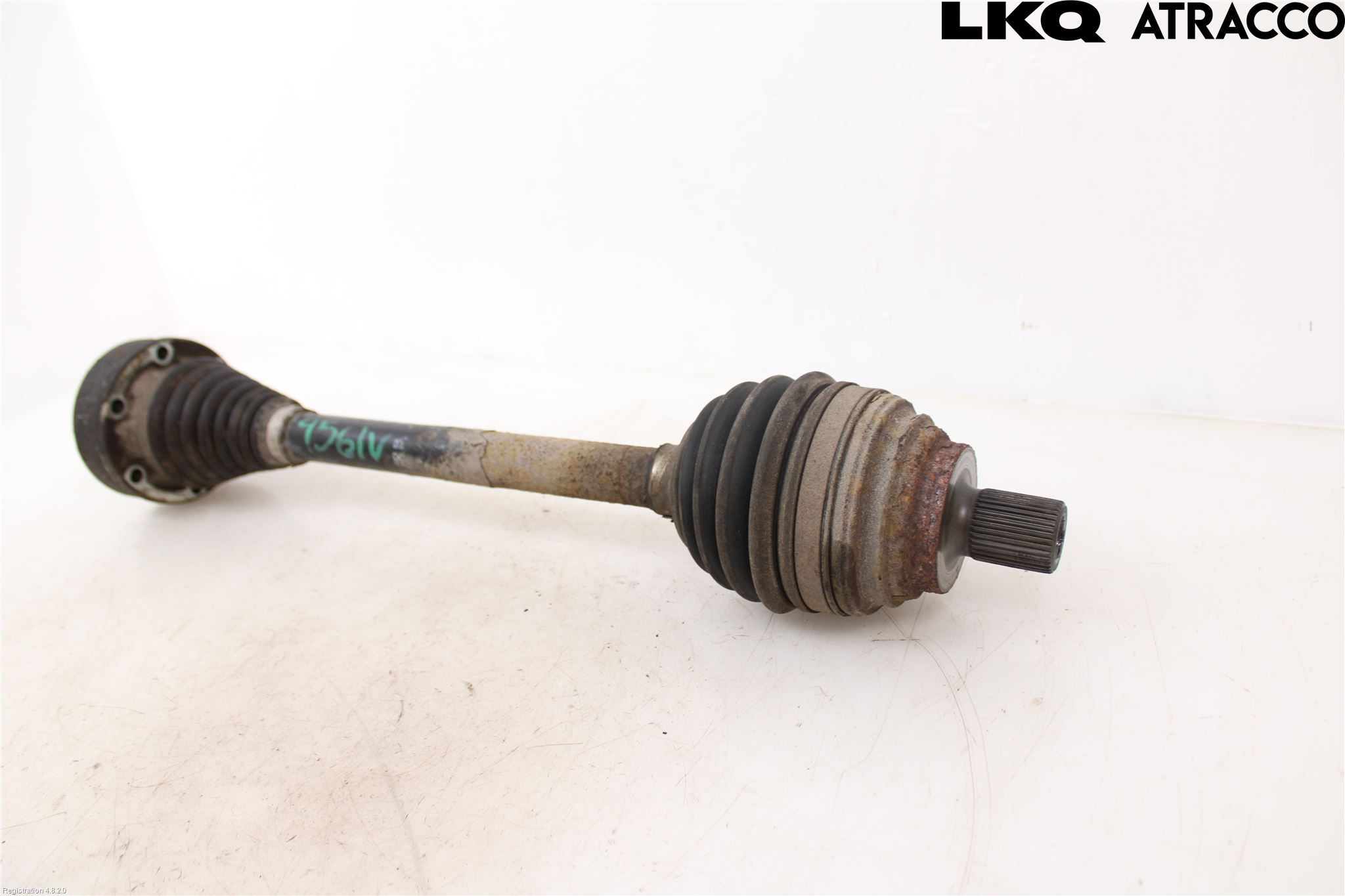 Volkswagen VW PASSAT 11-14 Drivaxel Fram Vänster