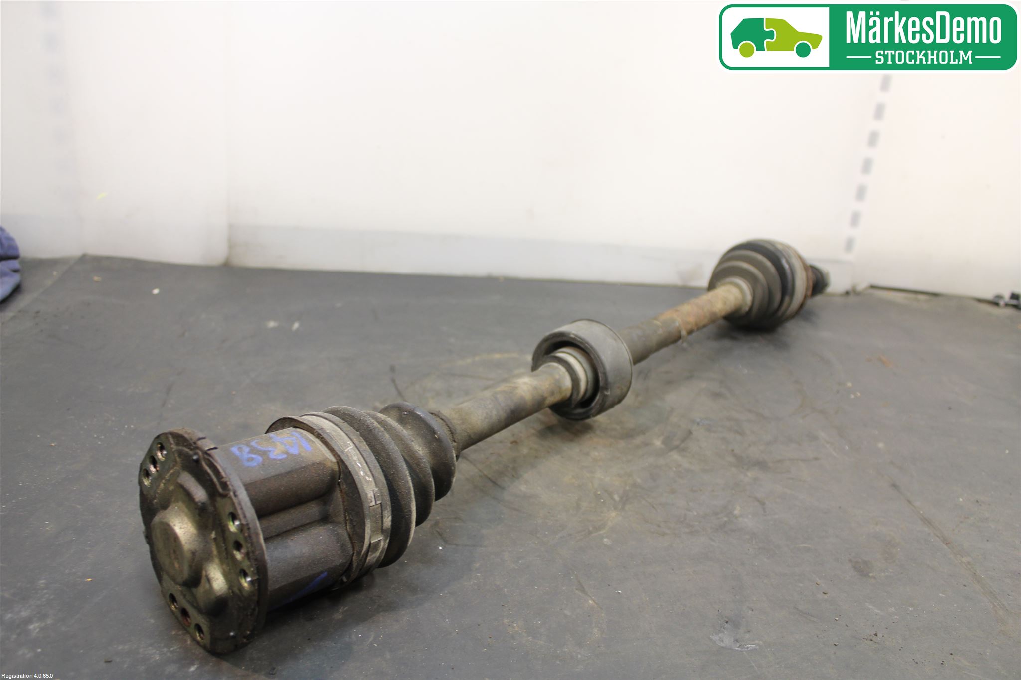 Toyota COROLLA   83-87 Drivaxel Fram Höger