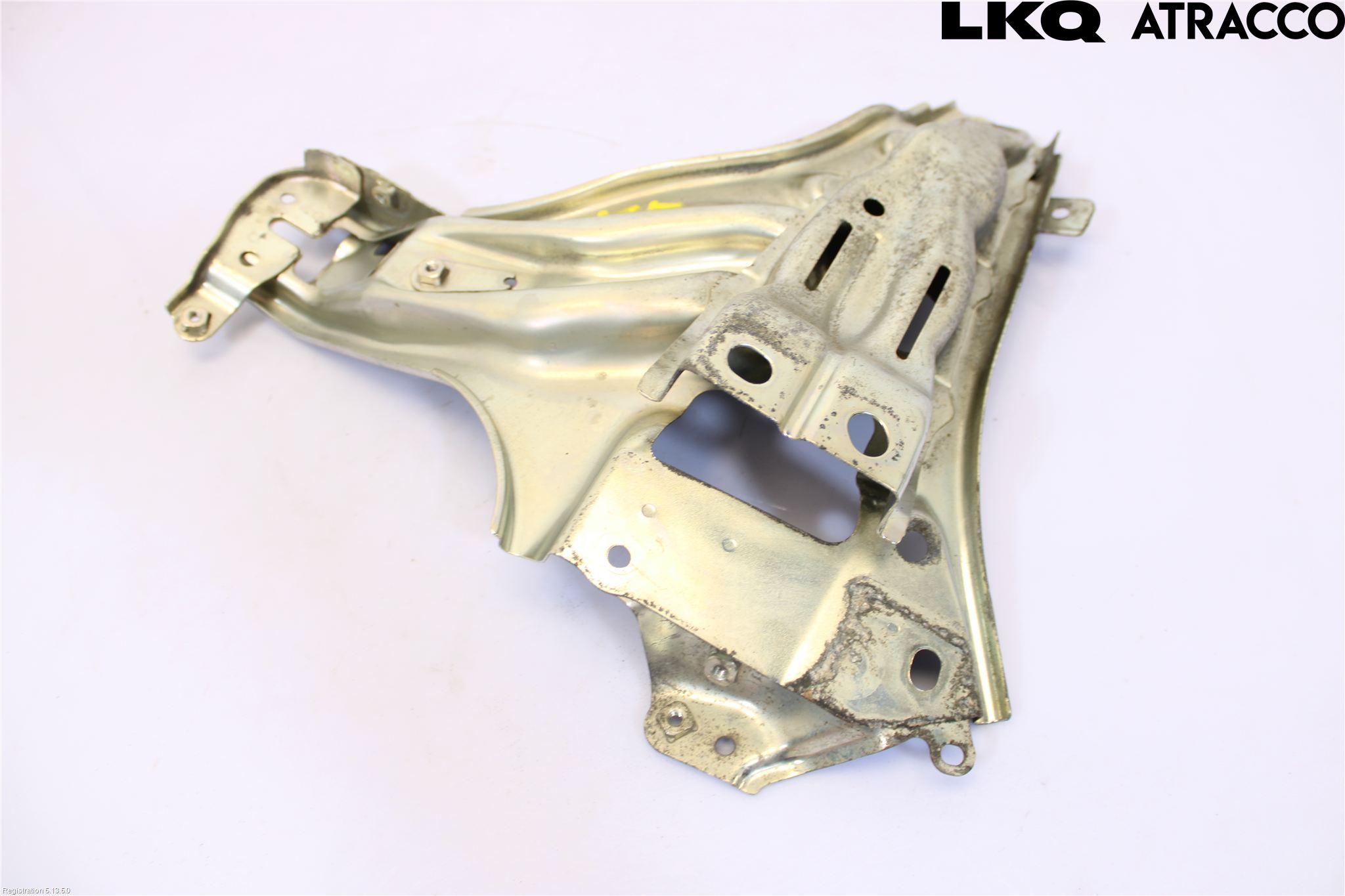 Toyota AURIS 13-19 Skärmfäste Fram Vä
