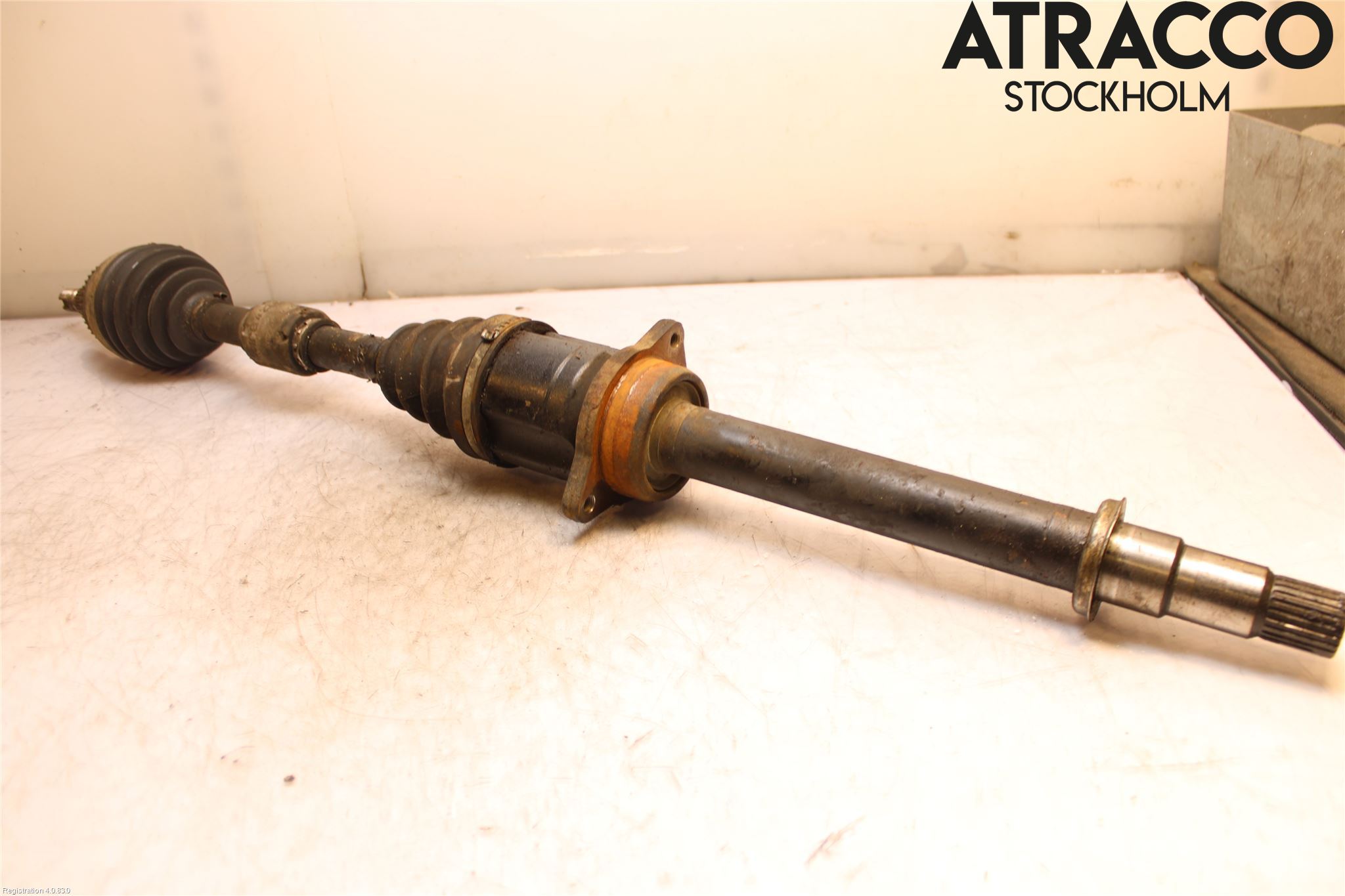 Toyota AVENSIS 03-06 Drivaxel Fram Höger