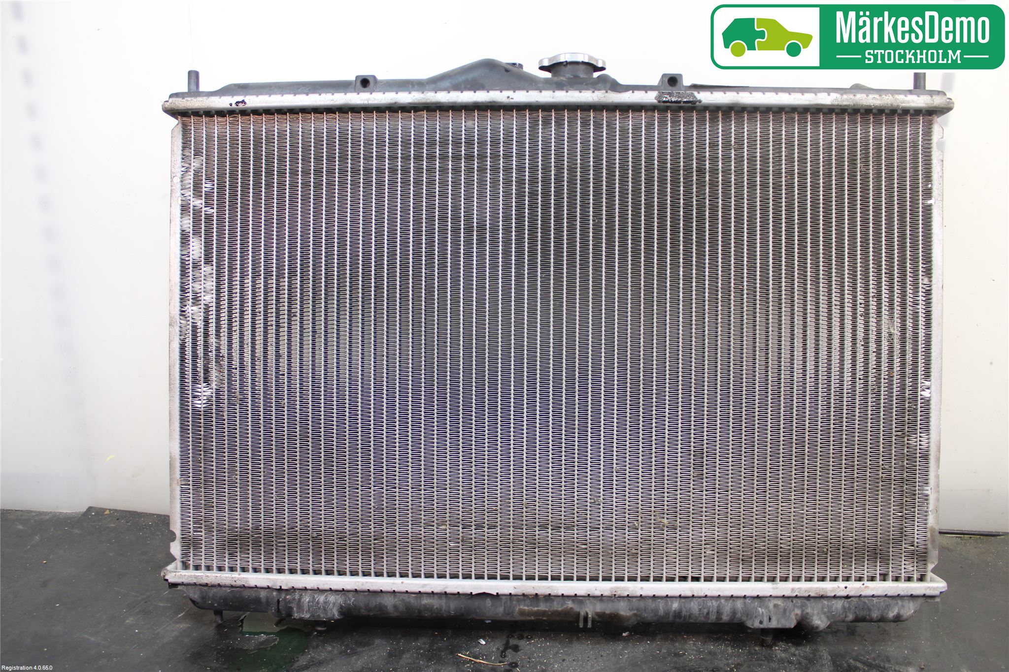 Mitsubishi CARISMA 00-04 Kylare Man