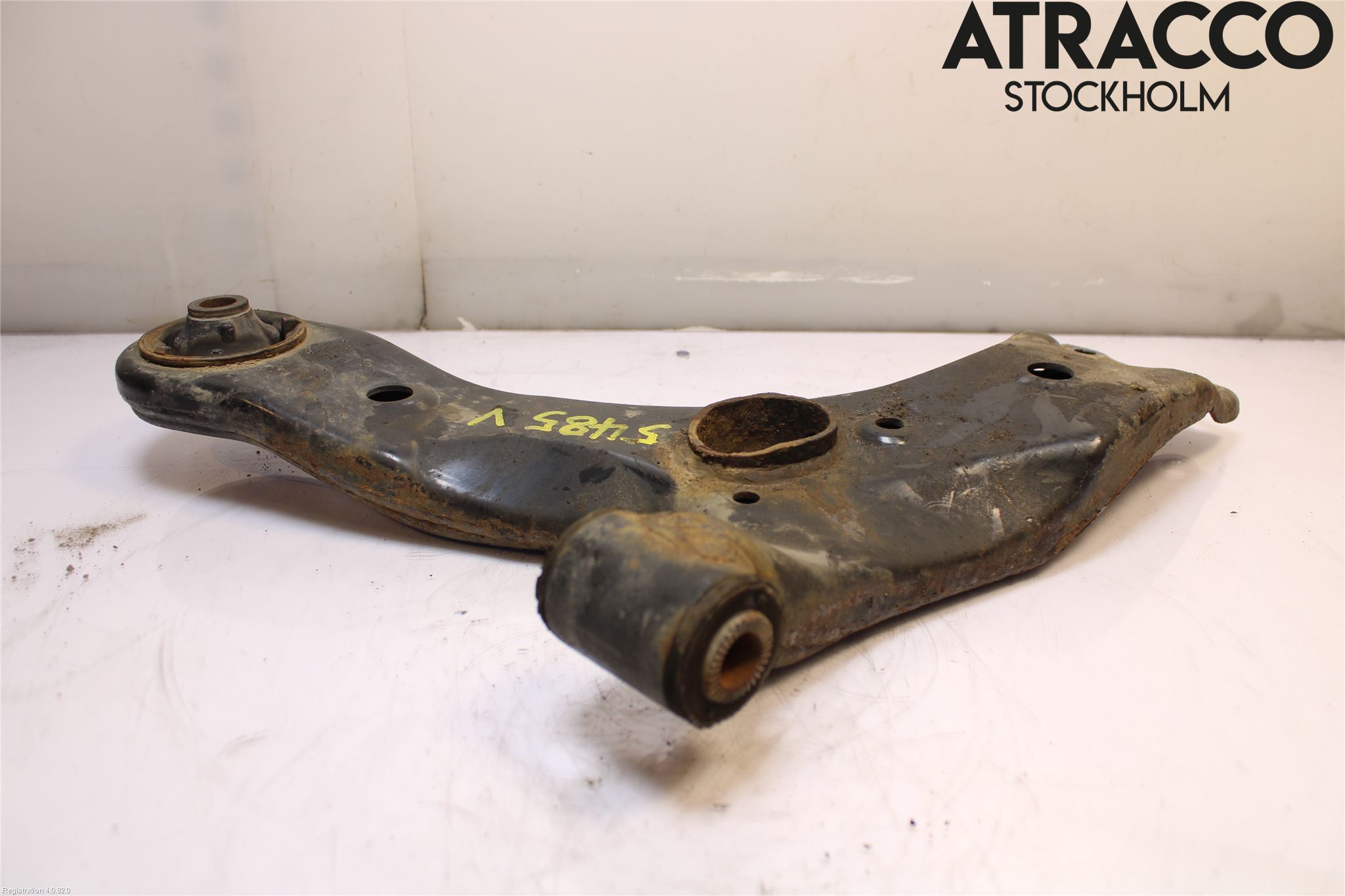 Toyota AURIS 13-19 Bärarm Fram Undre Vä