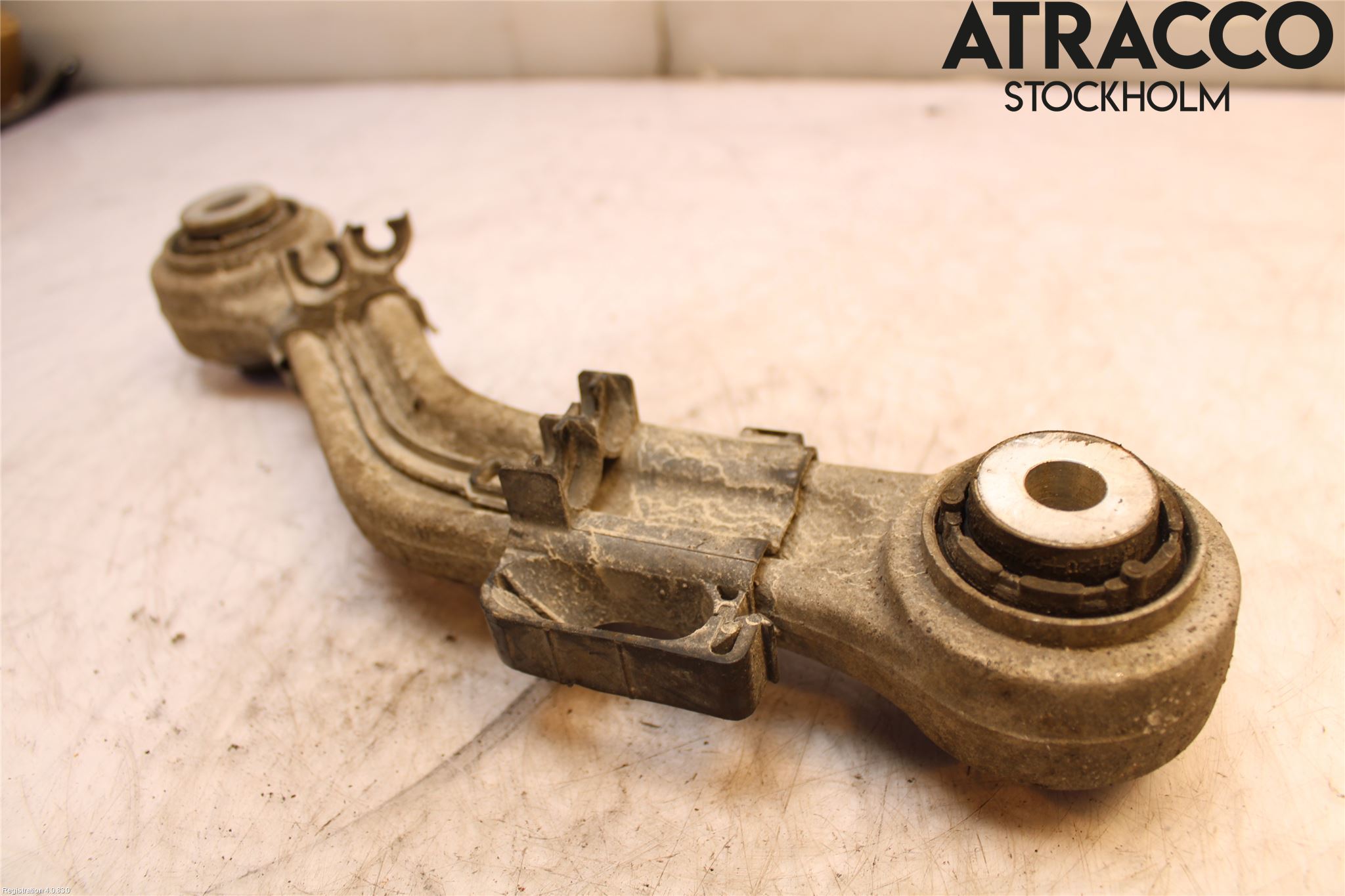 BMW 5 F10/F11/F18 09-17 Bärarm Bak Övre Höger