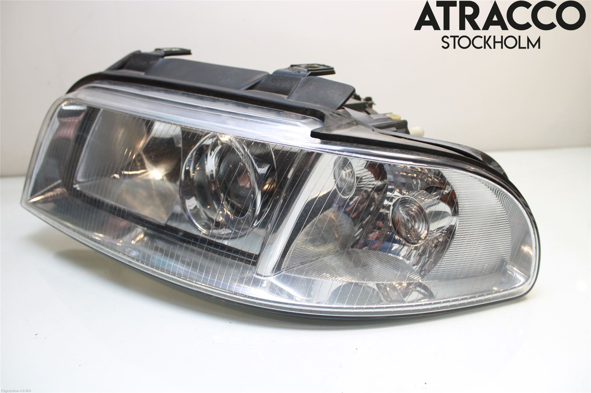 Audi A4/S4 99B-00 Strålkastare Vänster