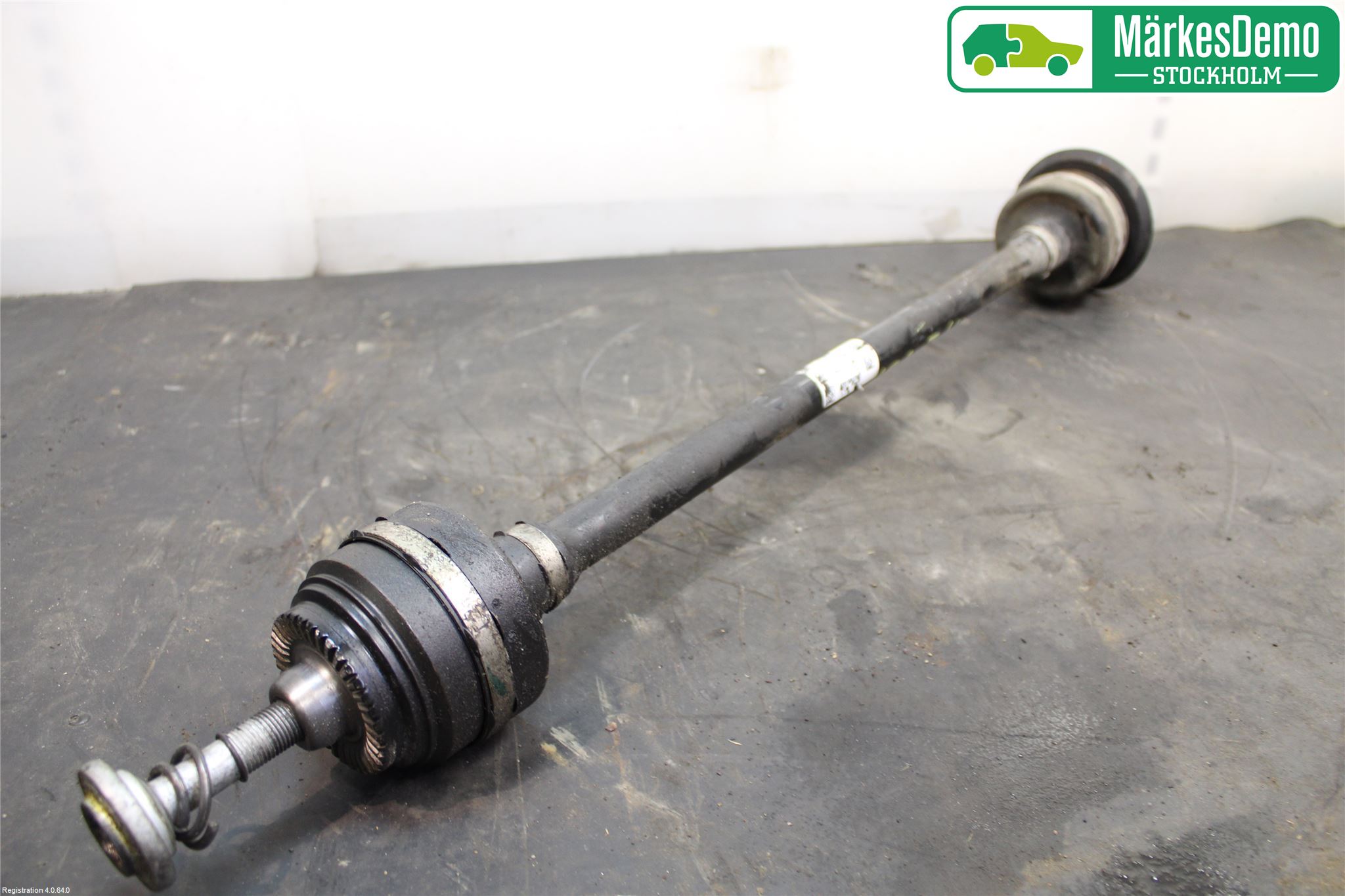 BMW 5 G30/G31/F90 17-23 Drivaxel Bak Höger