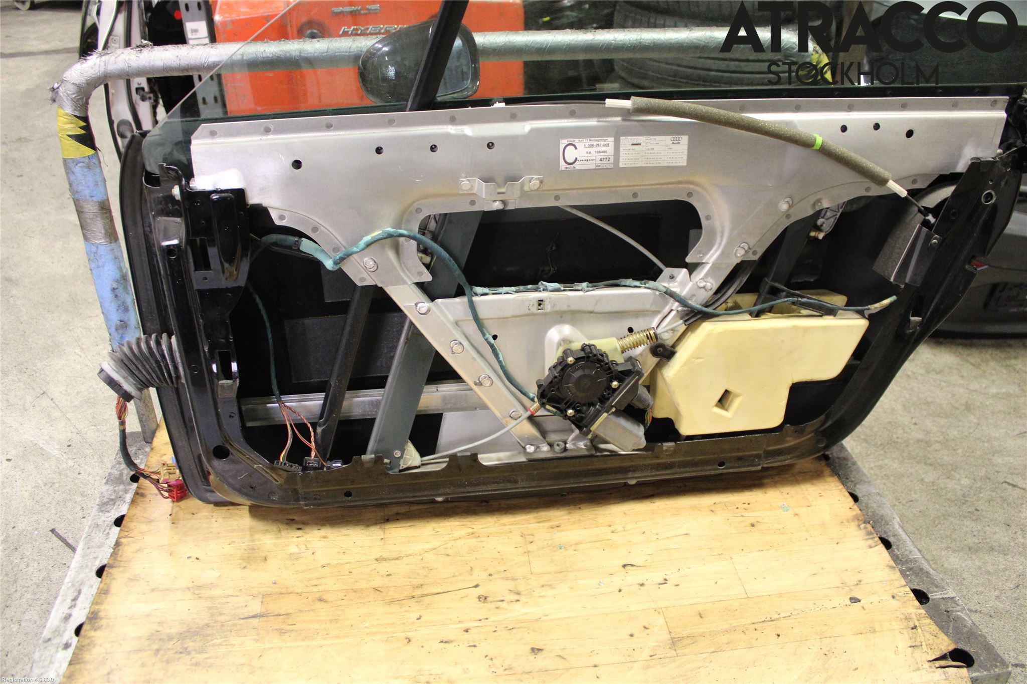 Audi TT 99-06 Dörr Fram Höger