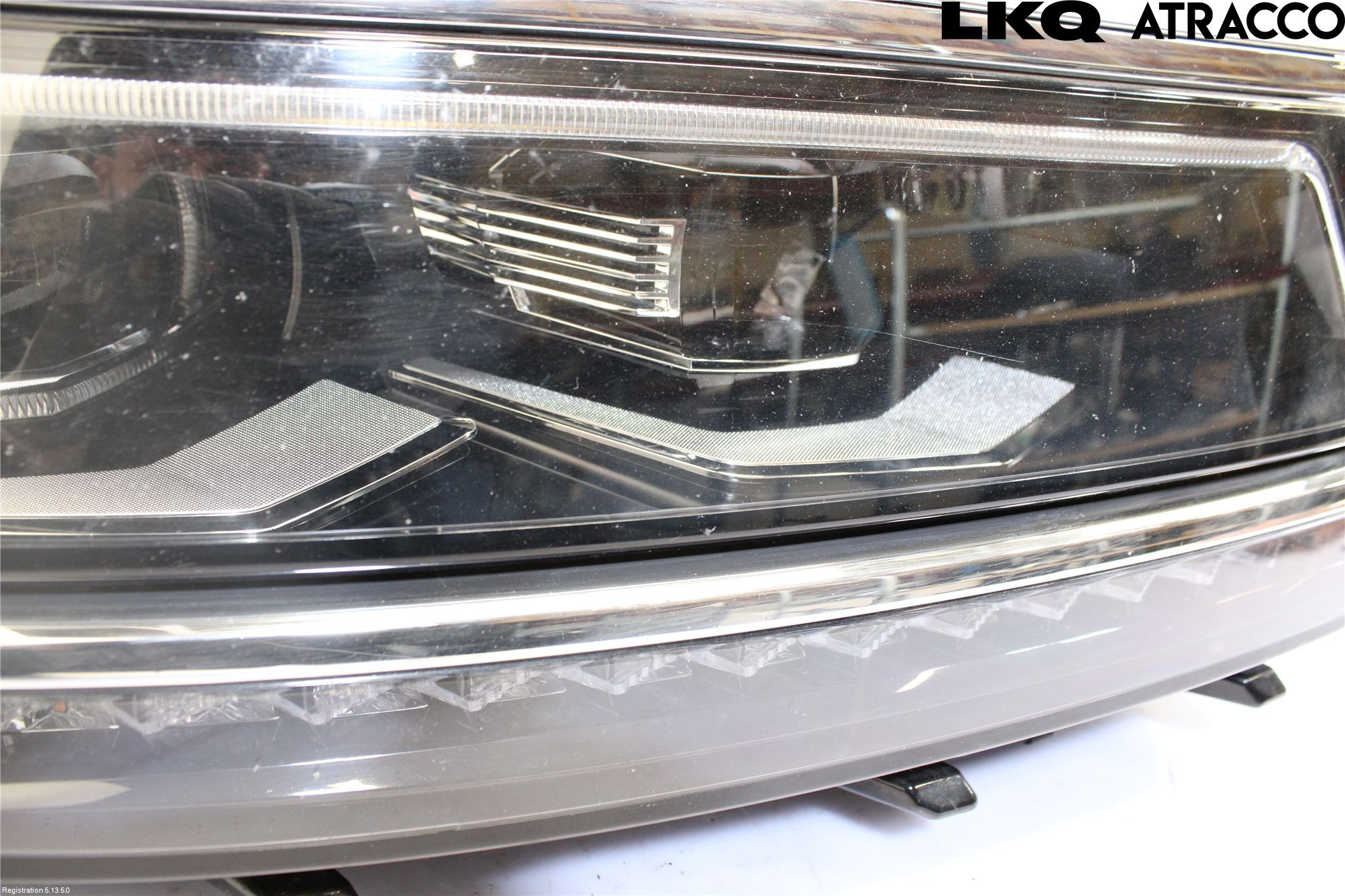Volkswagen VW TIGUAN 16-24 Strålkastare Höger