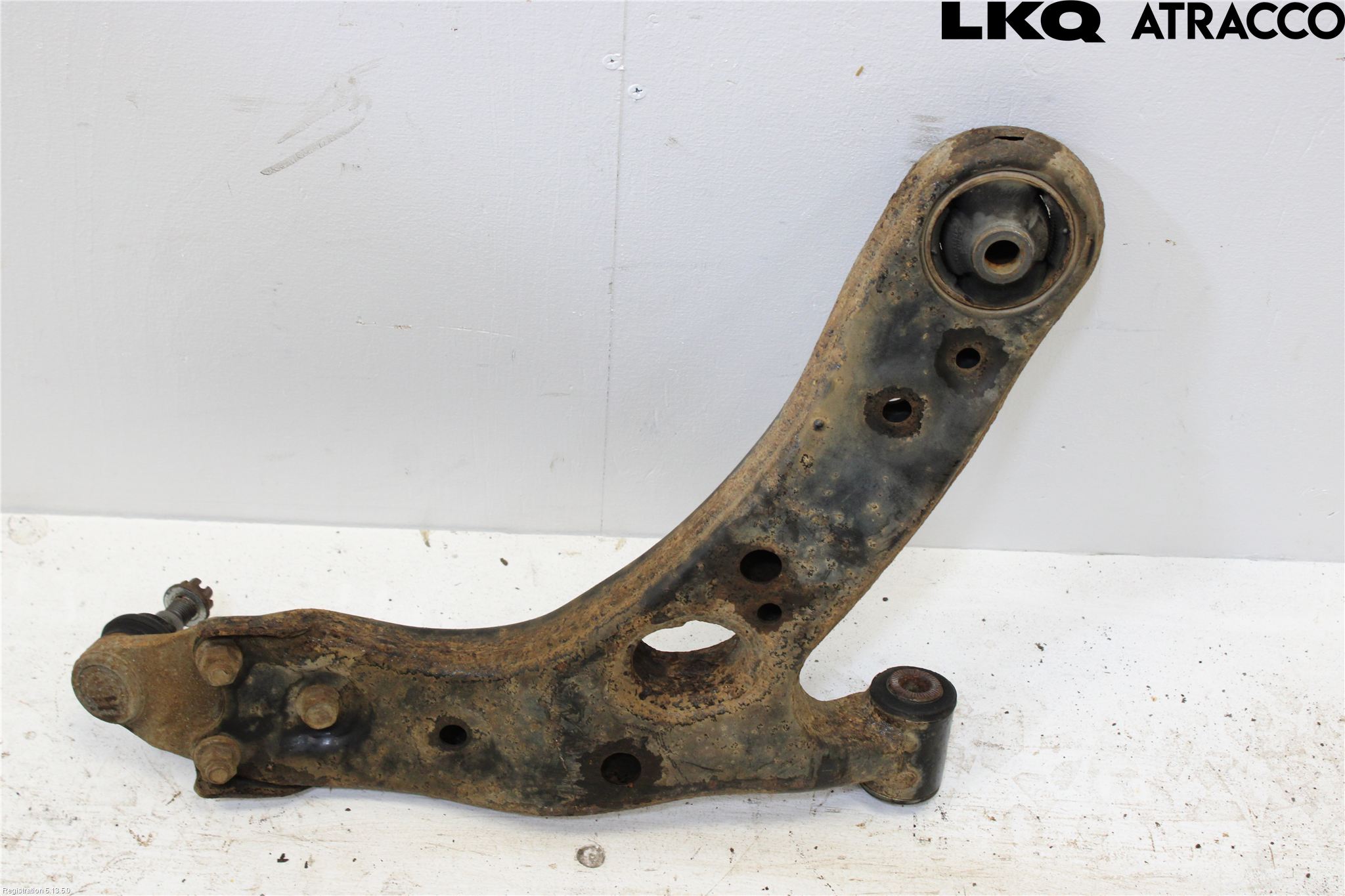 Toyota AVENSIS 16-18 Bärarm Fram Undre Vä