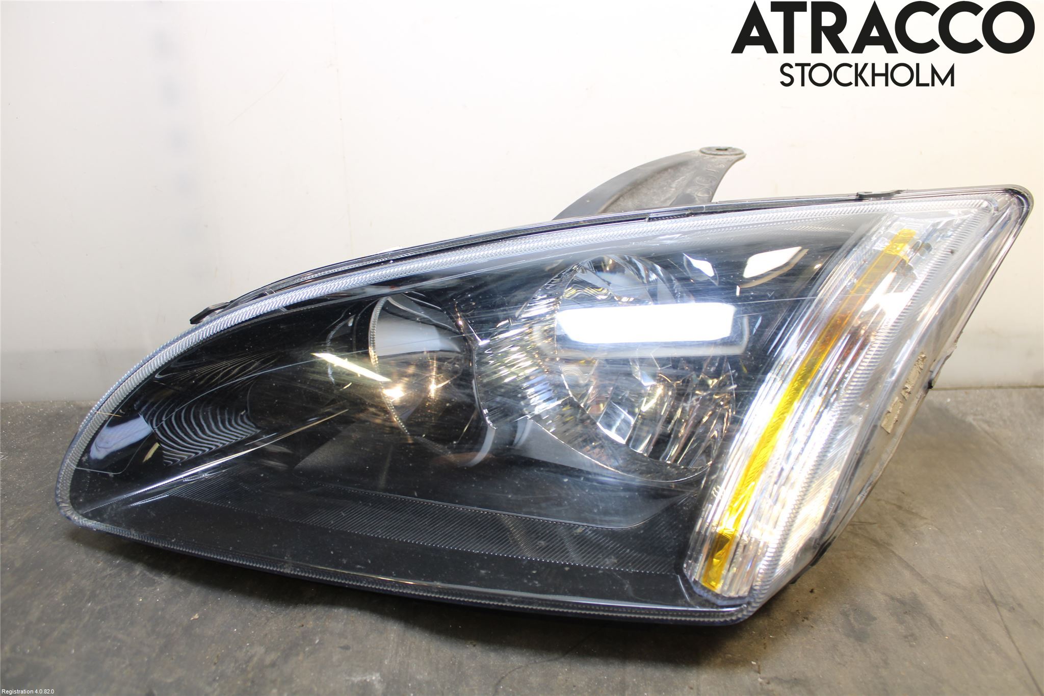 Ford FOCUS     04-07 Strålkastare Vänster