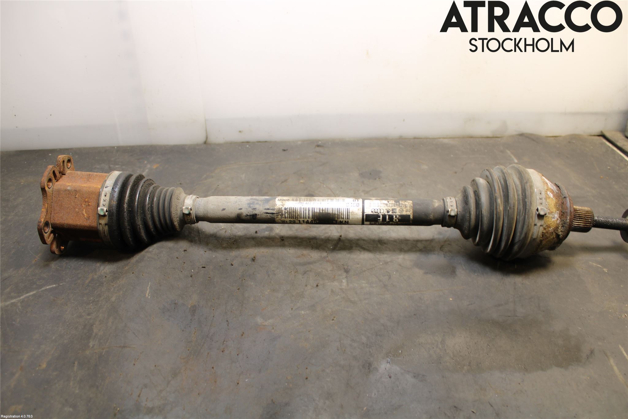 Volkswagen VW PHAETON Drivaxel Fram Vänster