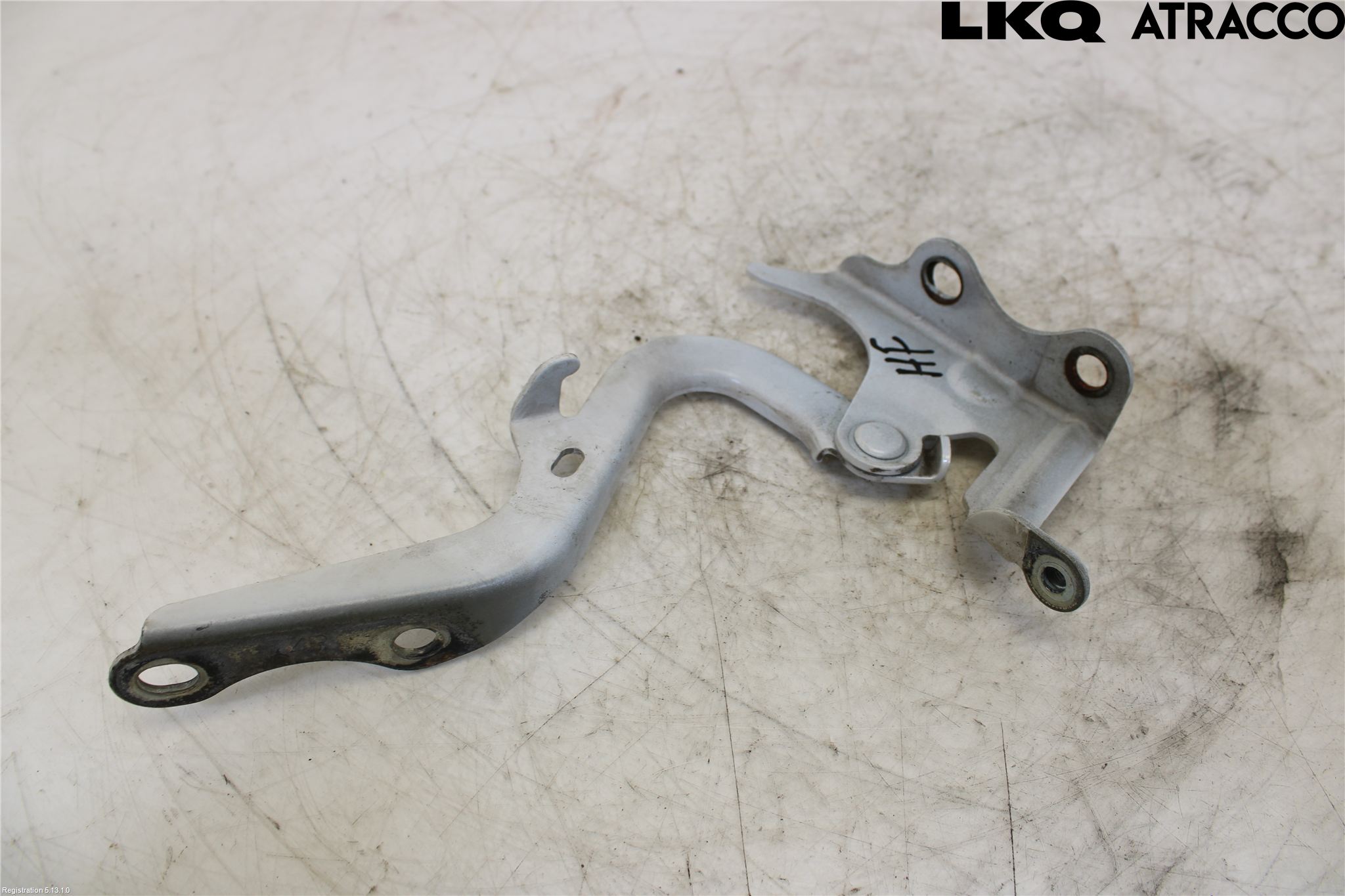 Toyota VERSO 09-18 Huvgångjärn