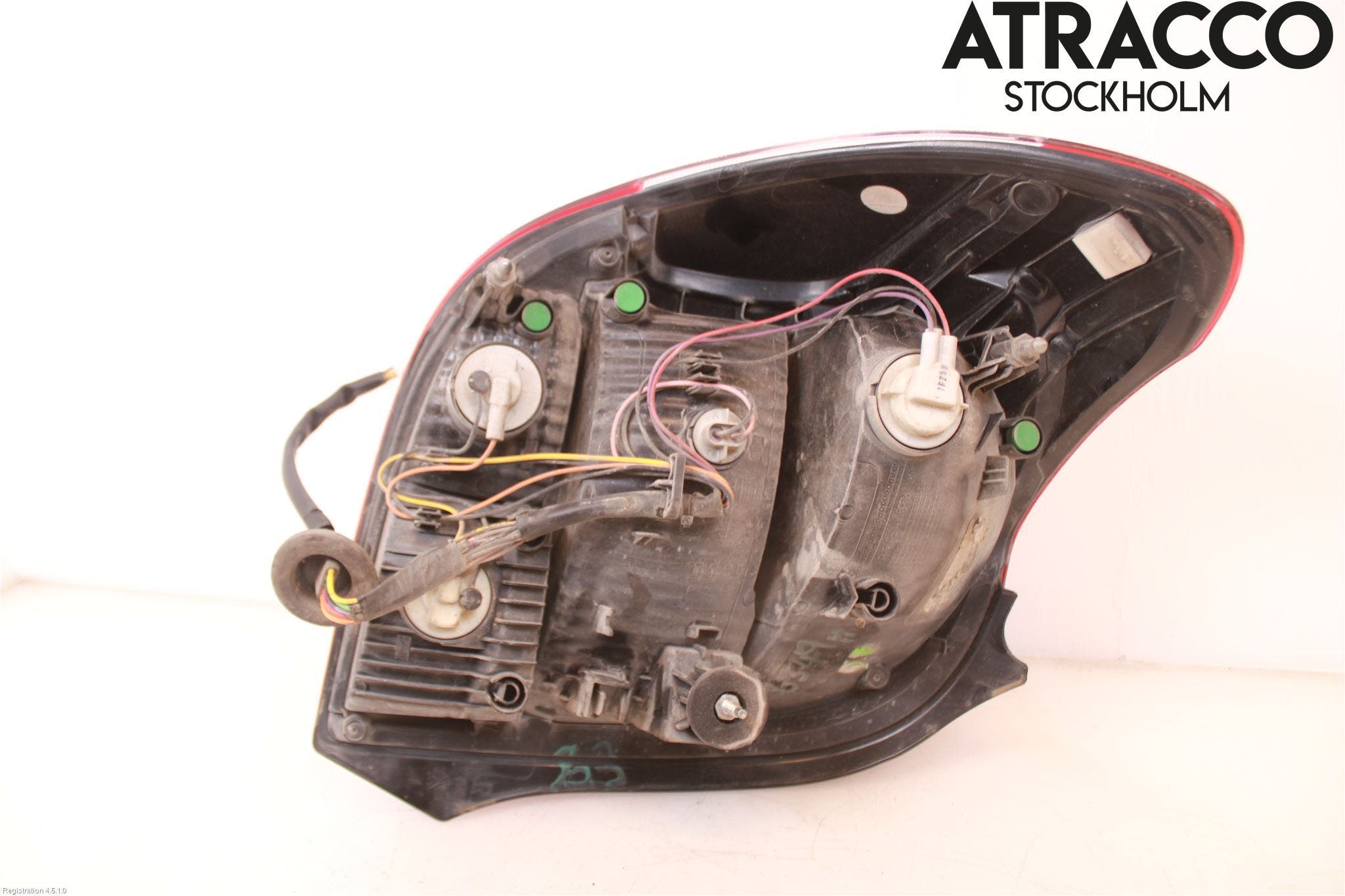 Peugeot 108 15-22 Bakljus Vänster