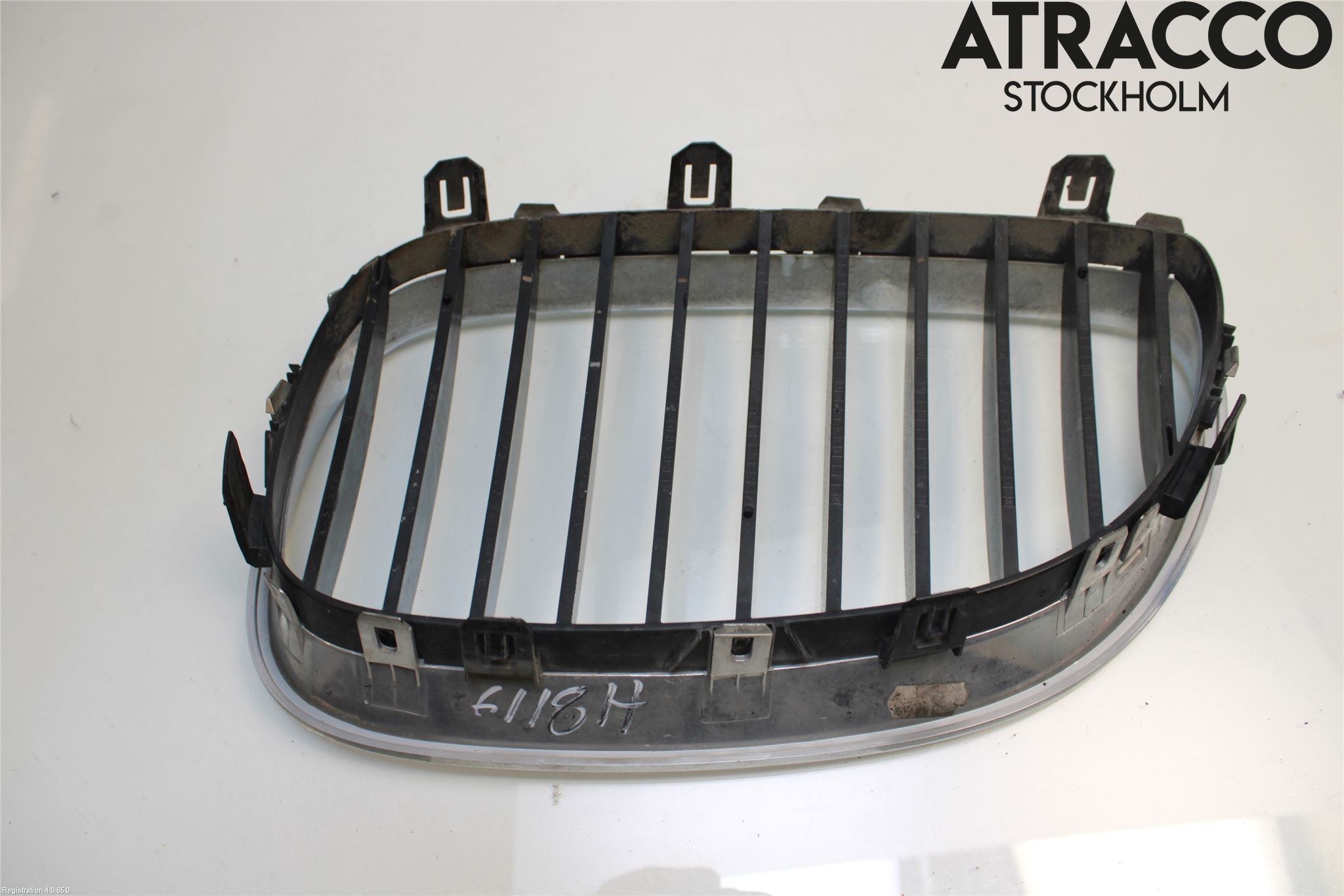 BMW 5 E60/61 Sed/Tou 02-10 Grilldel Höger