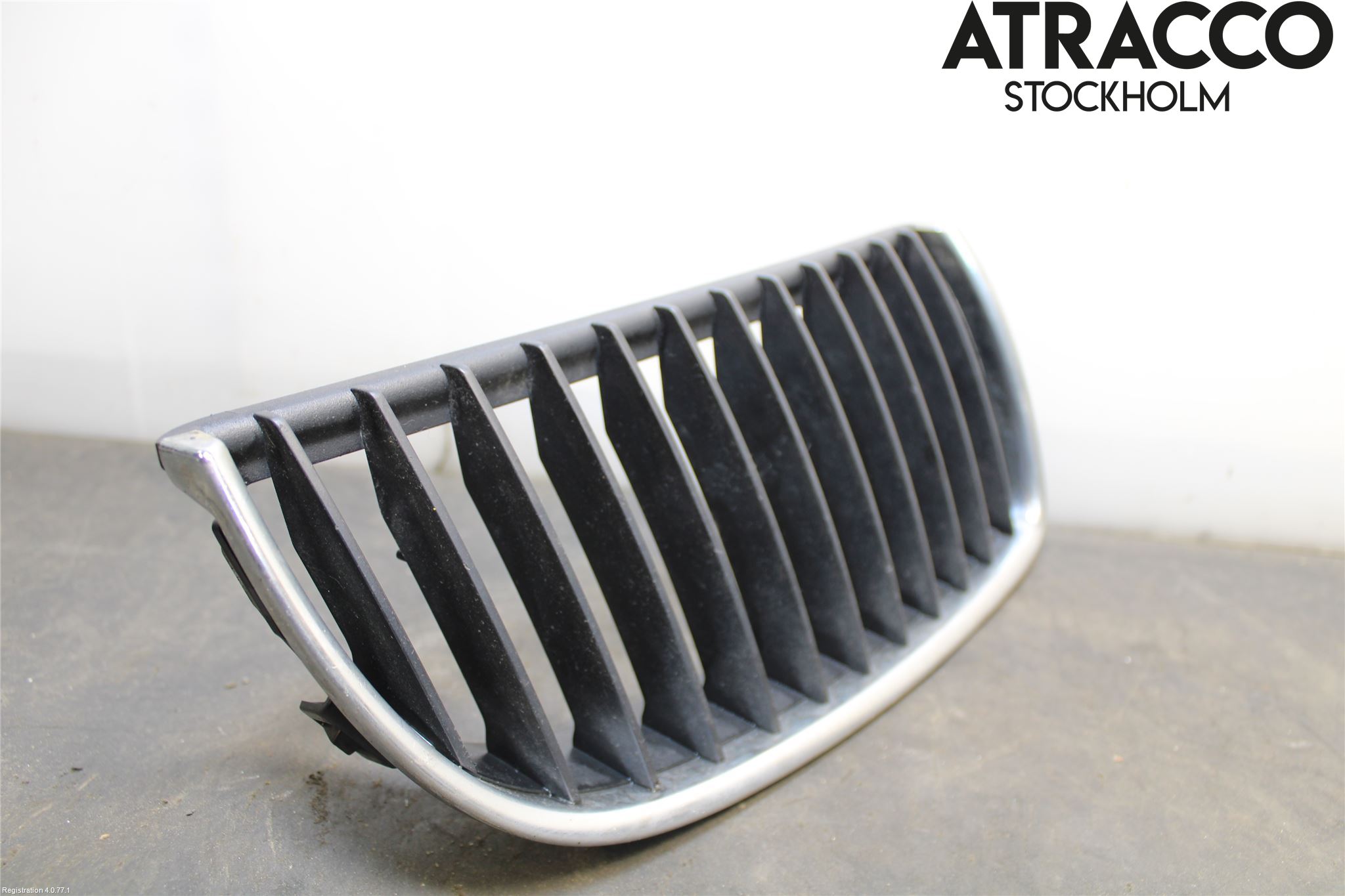 BMW 3 E90/91 SED/TOU 05-12 Grilldel Höger