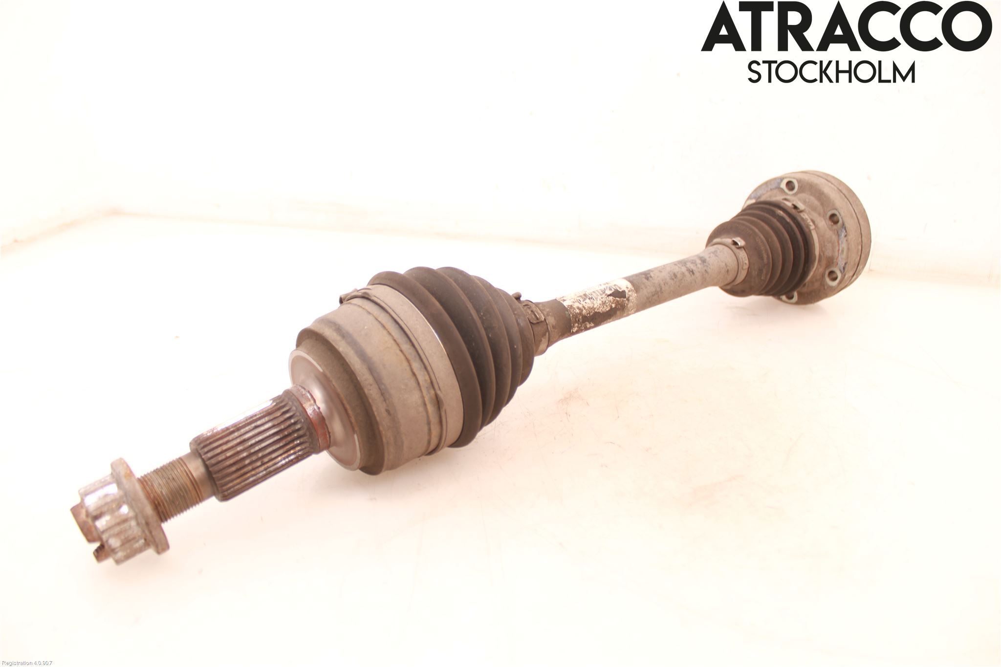 Porsche CAYENNE 03- Drivaxel Fram Höger