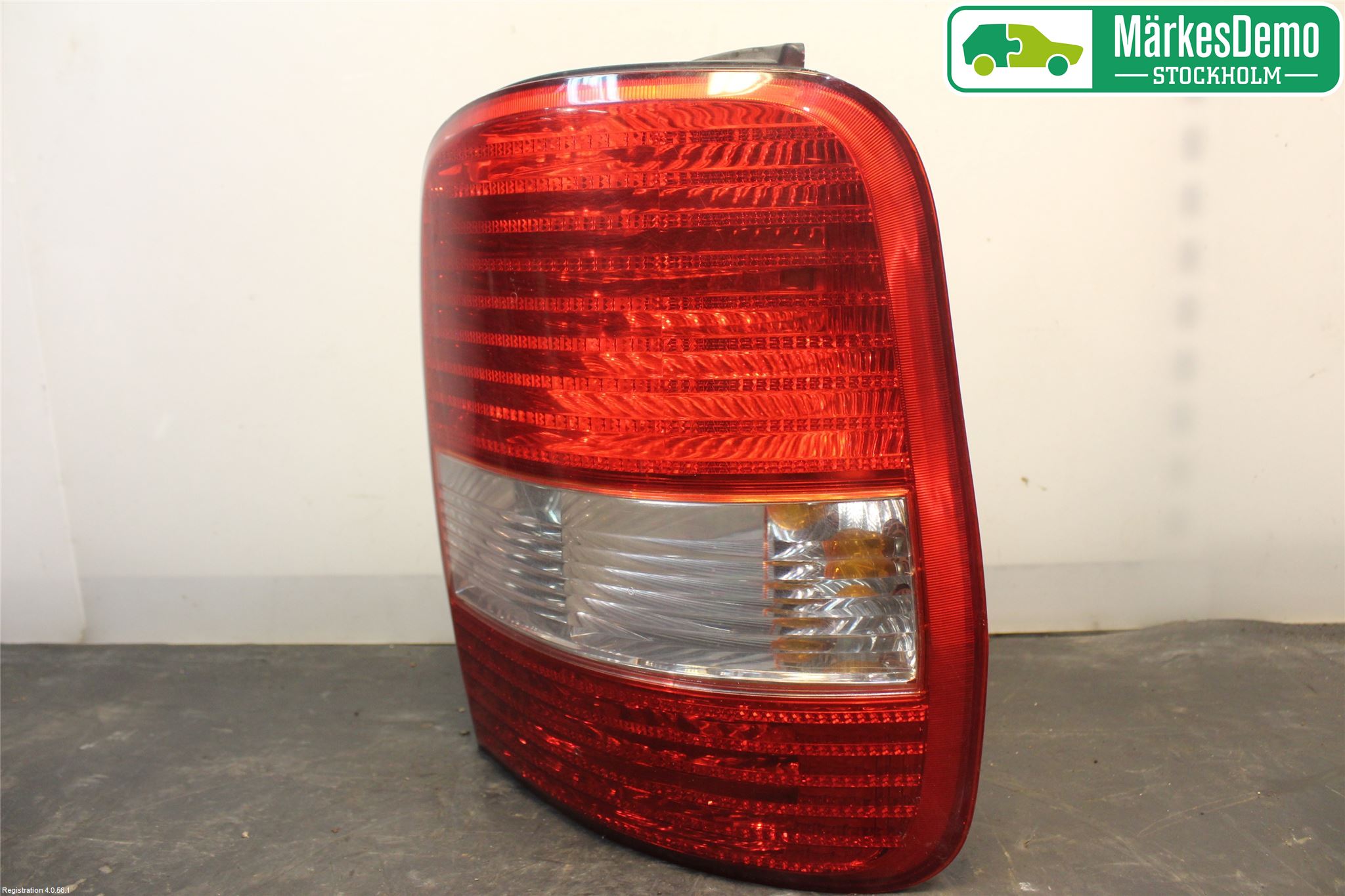 Kia CARNIVAL Bakljus Höger