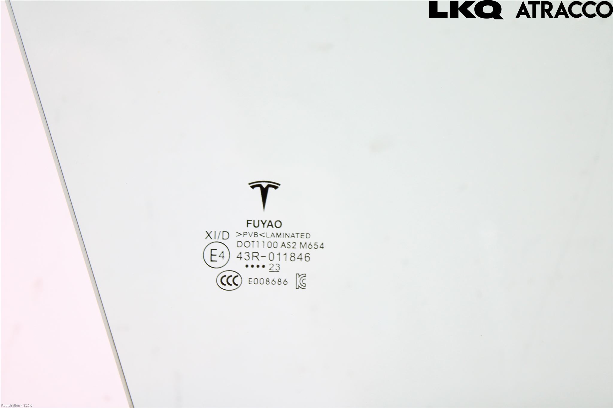 Tesla MODEL Y 21- Dörruta Fram Höger