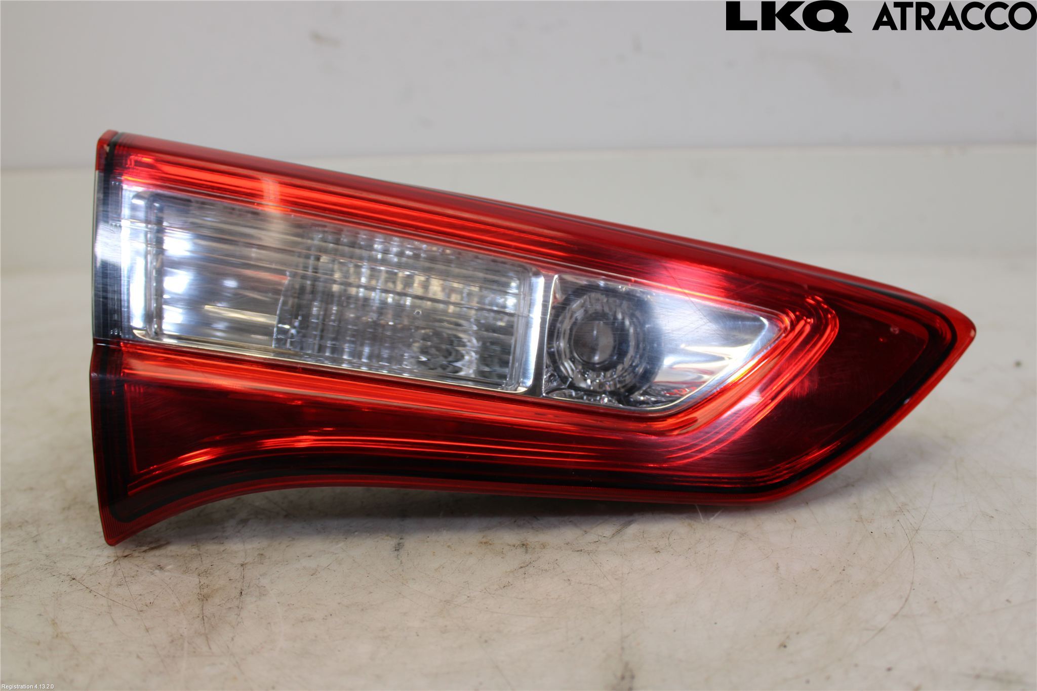 Toyota YARIS XP130 15-20 Bakljus Lucka Vä