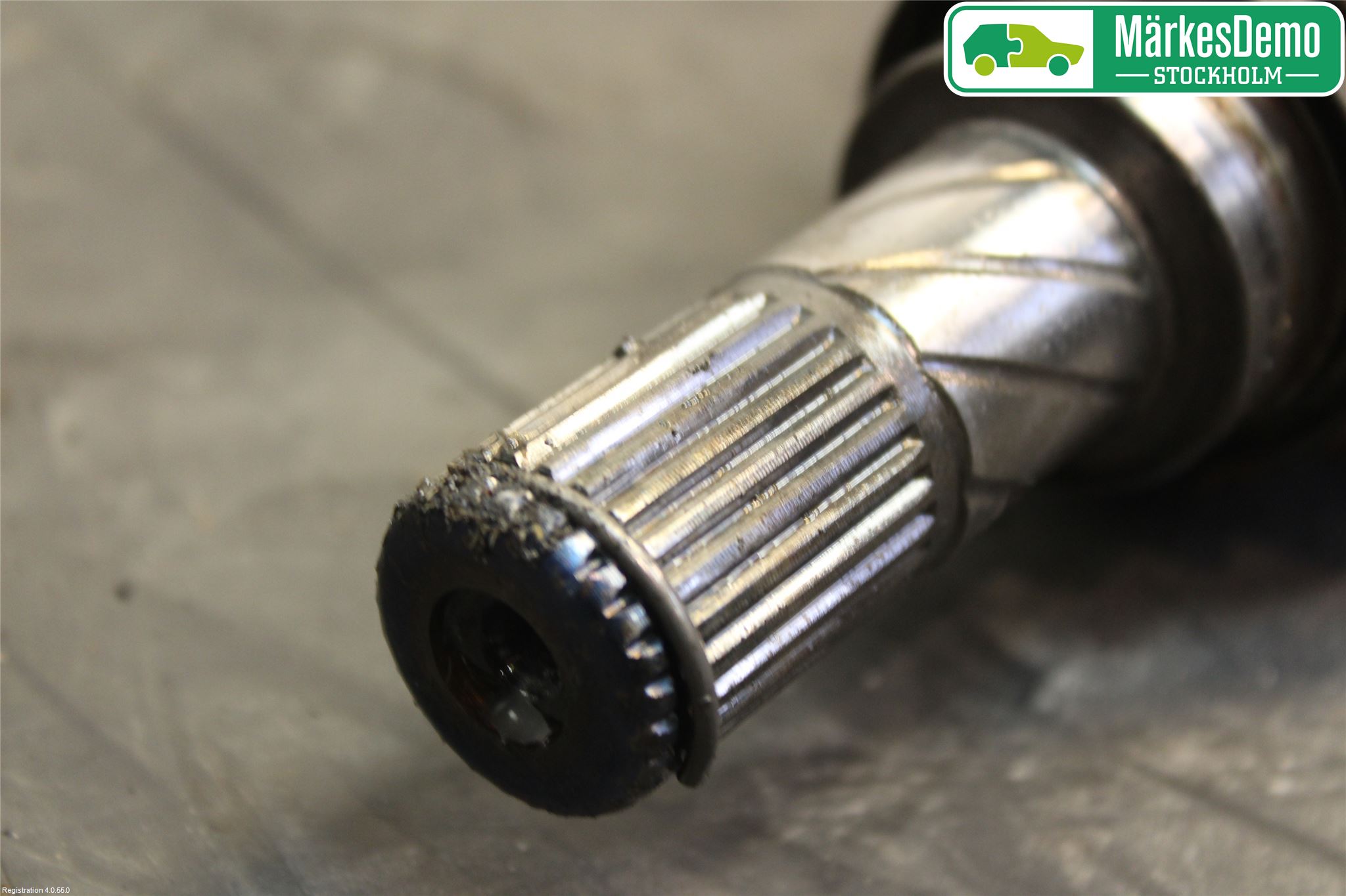 Nissan NOTE E11 06-14 Drivaxel Fram Höger