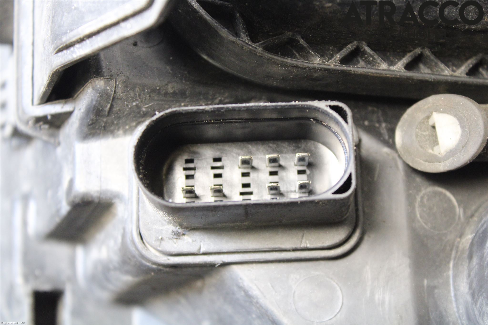 Ford FOCUS     04-07 Strålkastare Höger