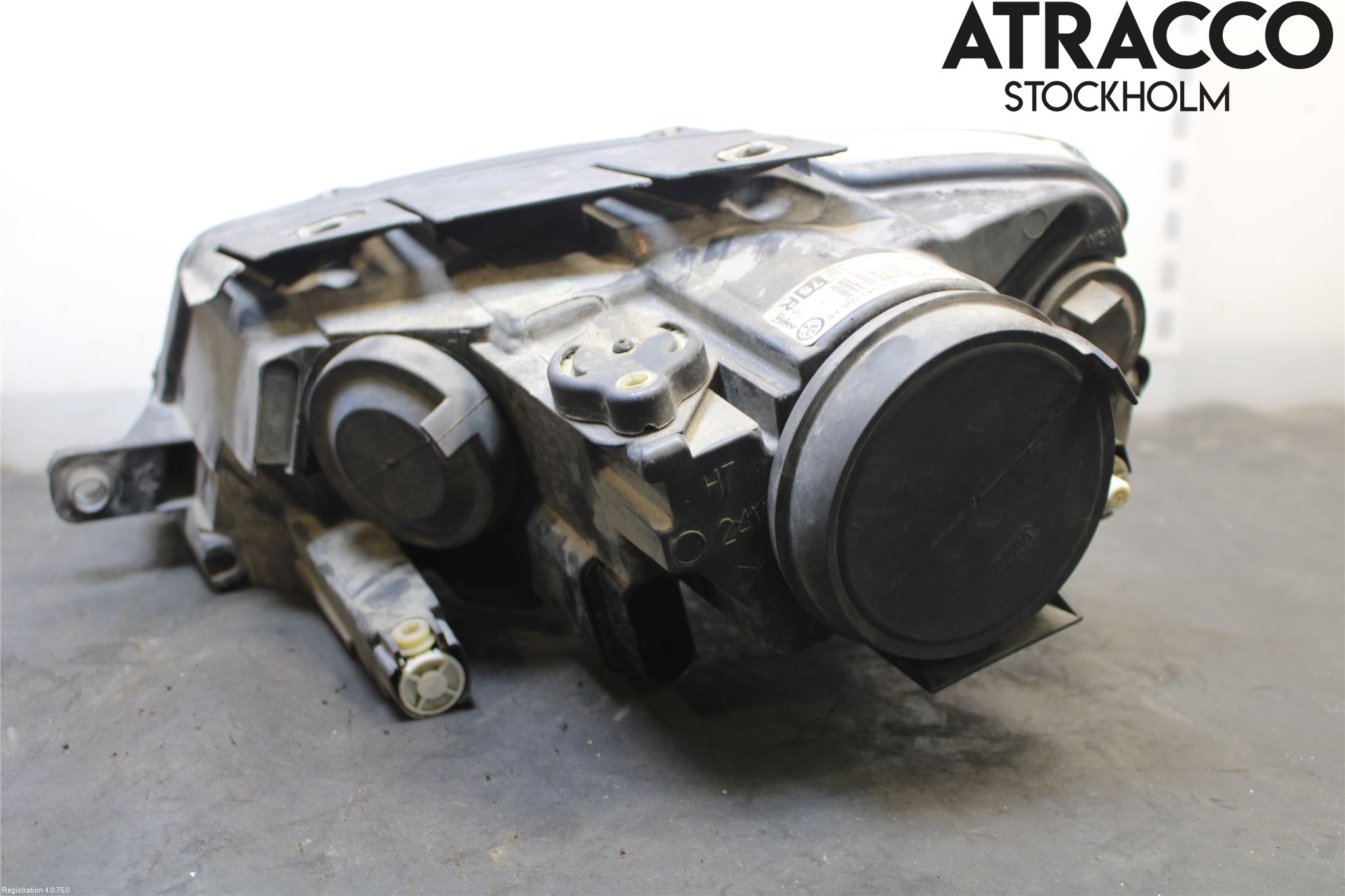 Volkswagen VW PASSAT 05-11 Strålkastare Höger