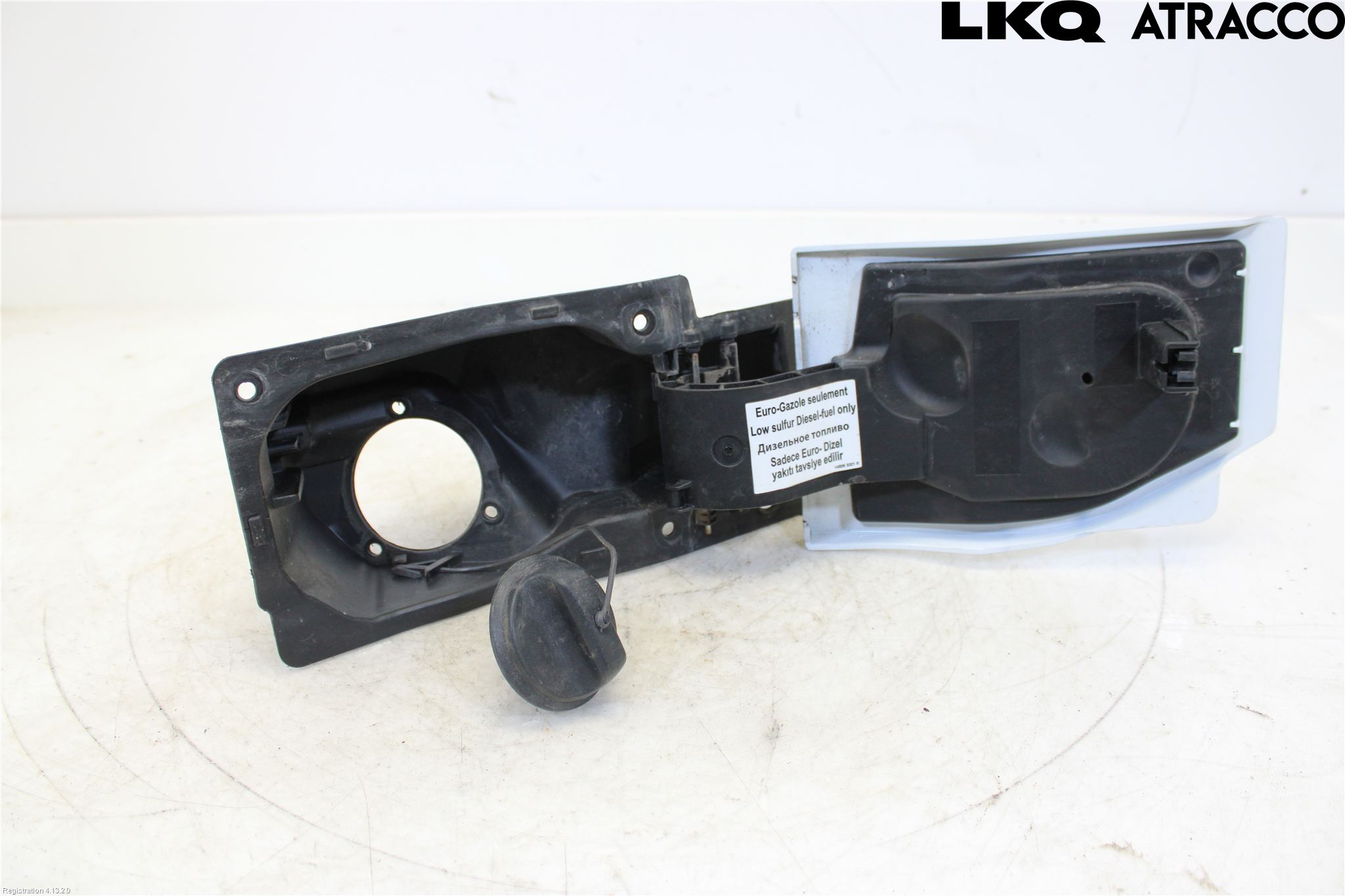 Opel VIVARO 15-19 Tanklucka